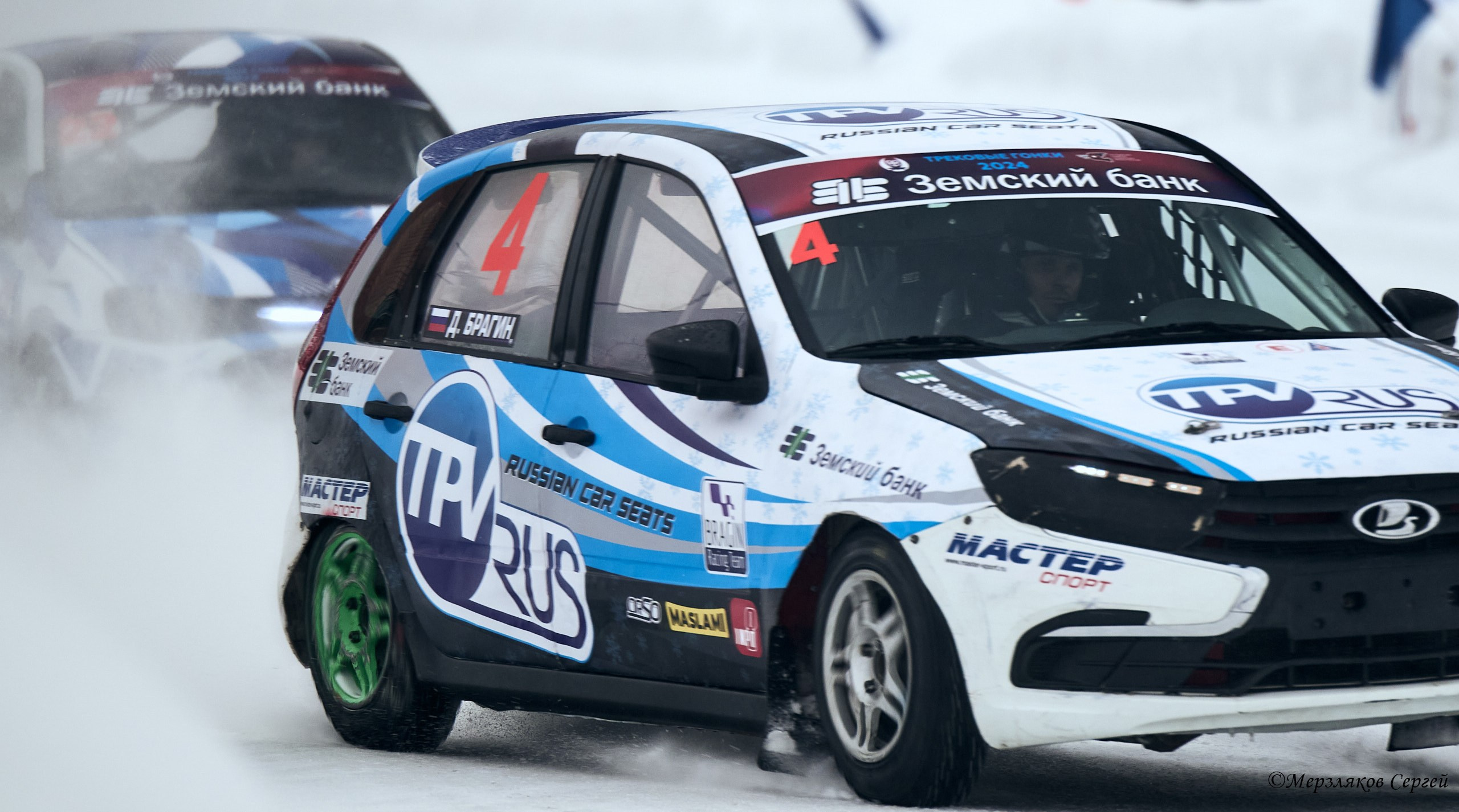 Трековые автогонки на льду Чемпионат России. Спортивный репортажный фотограф в Ижевске Сергей Мерзляков