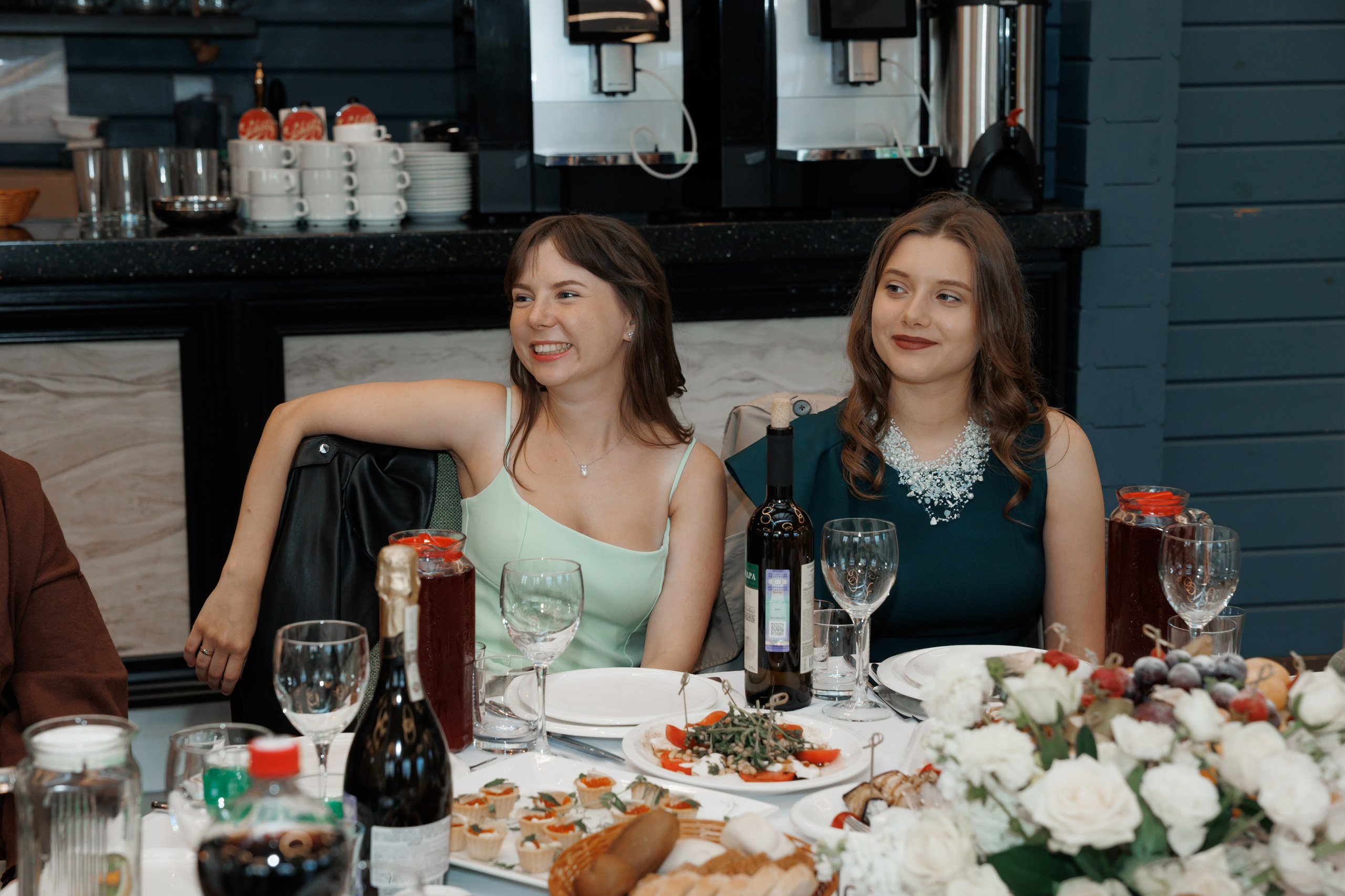 Регистрация в отеле Fish Point, ЗАГС Бутово, прогулка в Остафьево. Свадебный и репортажный фотограф (Москва, Королев и другие)