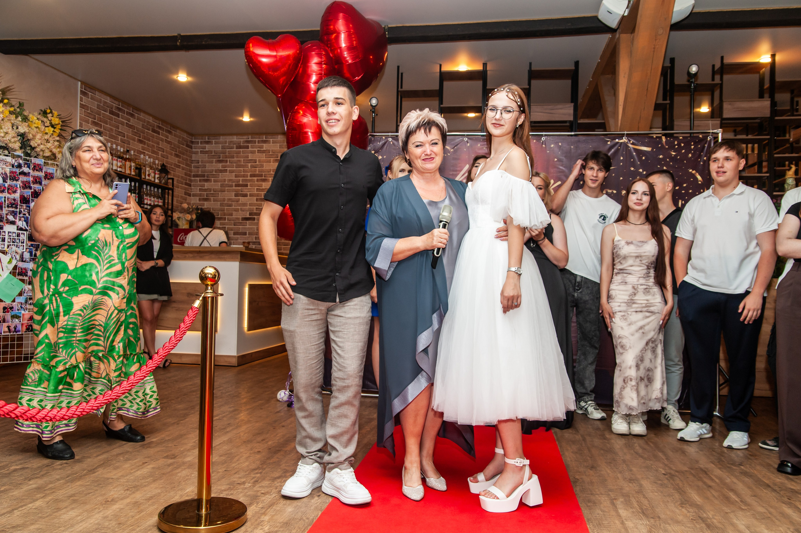 Выпускной МАОУ СОШ № 17 им. Эдуарда Есаяна. Свадебный и семейный фотограф Денис Лукьянов в Краснодаре, Краснодарском крае и Республике Крым