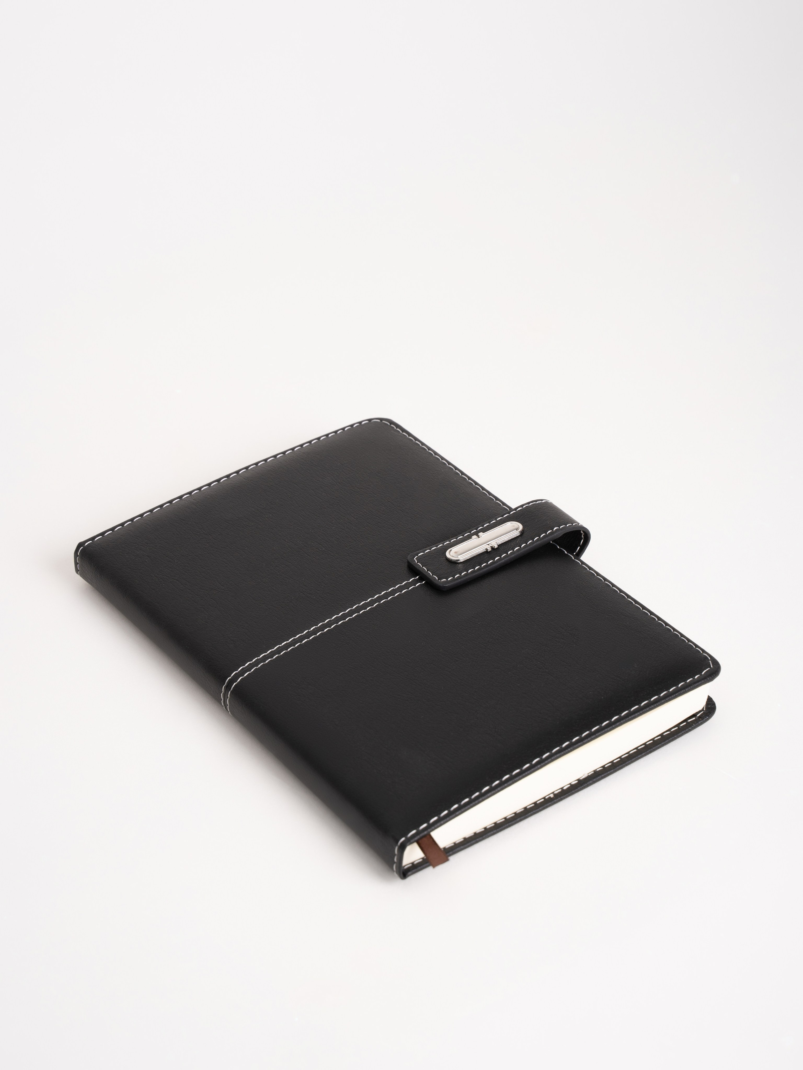 На белом фоне для каталогов. Фотограф и видеограф в Тольятти, Самаре Дёмина Мария