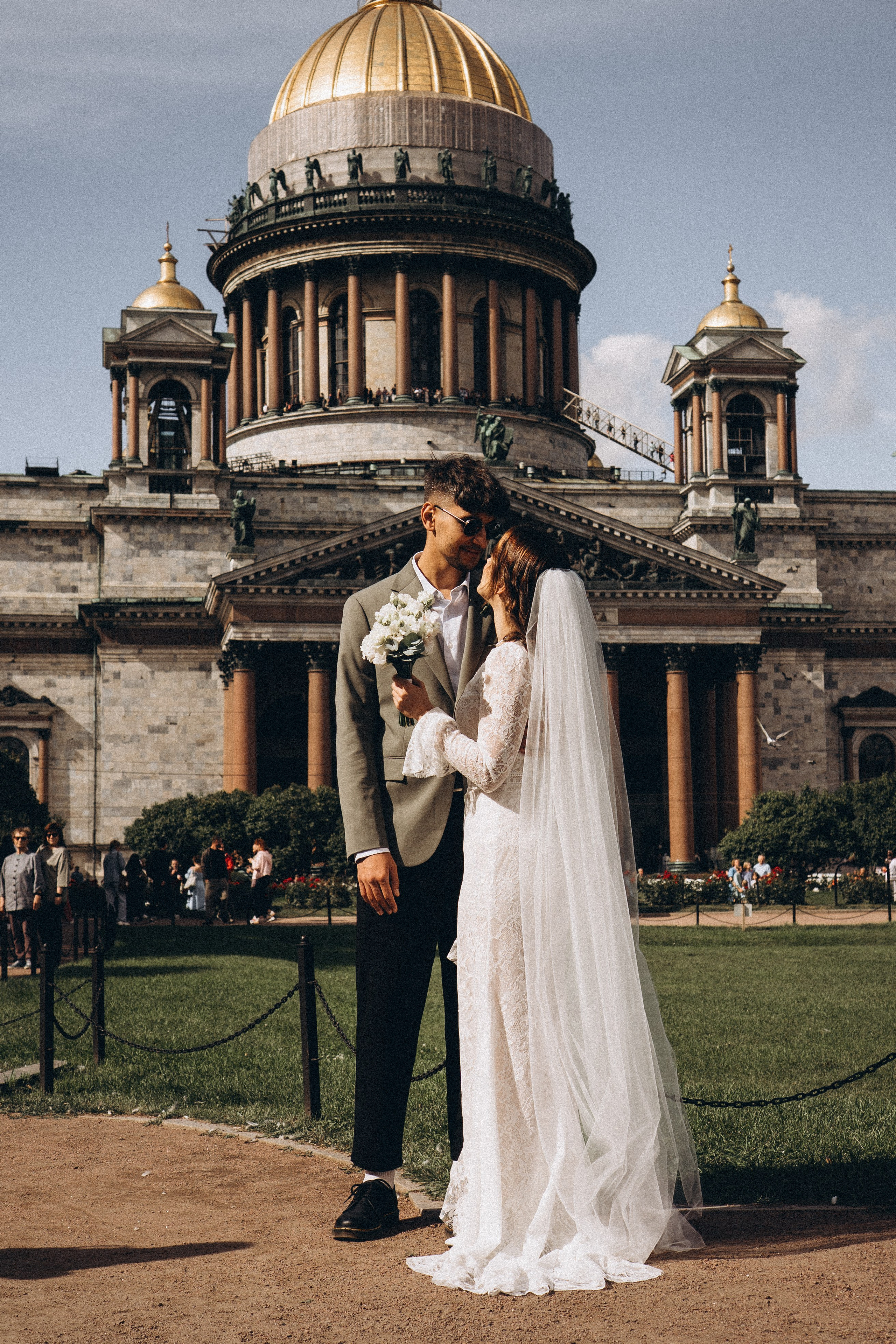 СВАДЕБНАЯ ПРОГУЛКА ВОЗЕ ИСАИКЕВСКОГО СОБОРА АСТОРИИ И ЗАКОНОДАЛЕТНОГО СОБРАНИЯ. Профессиональный фотограф, Санкт-Петербург — Виктория Богомолова