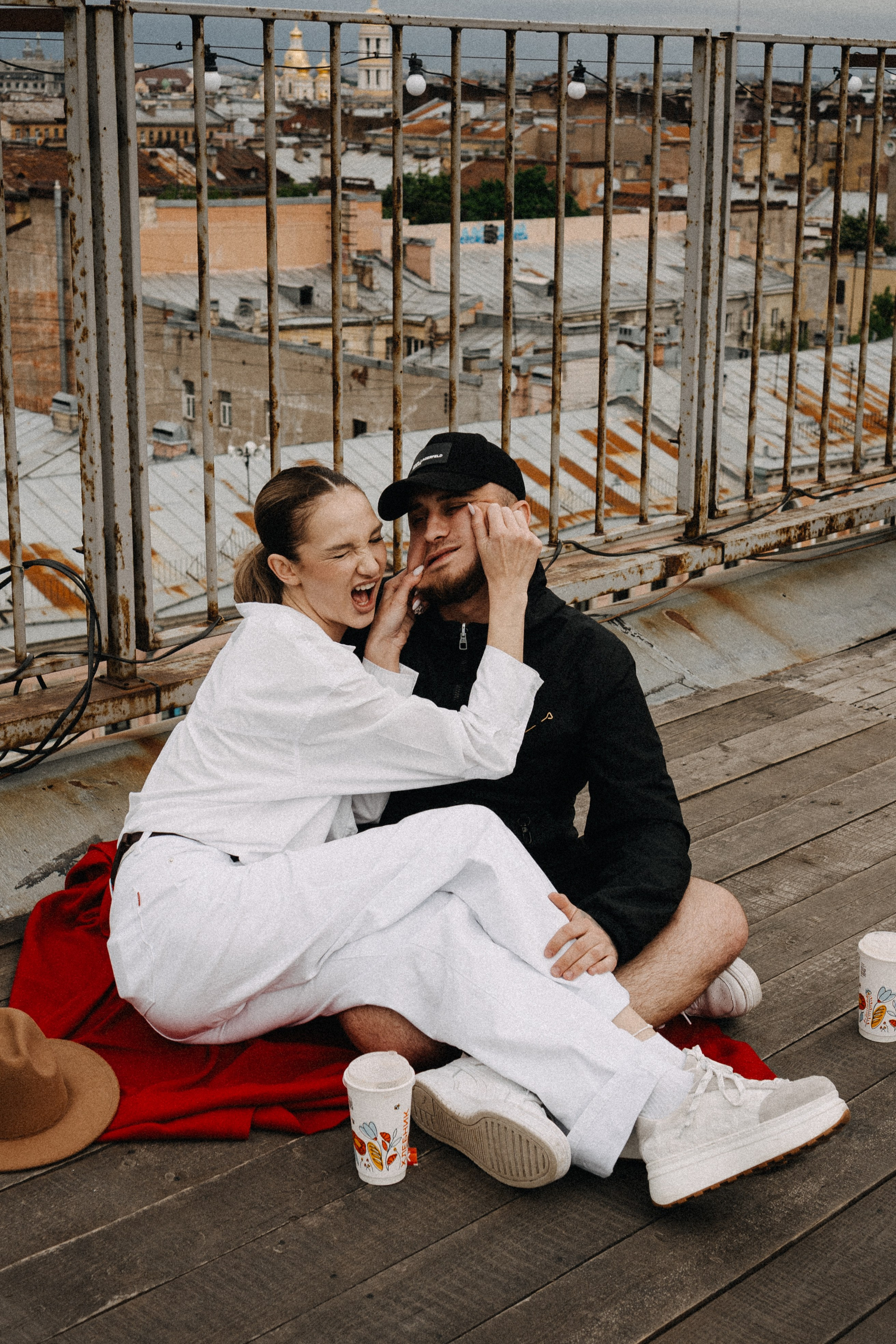 МЫ ГУЛЯЛИ ПРО КРЫШАМ ПИТЕРА. Профессиональный фотограф, Санкт-Петербург — Виктория Богомолова