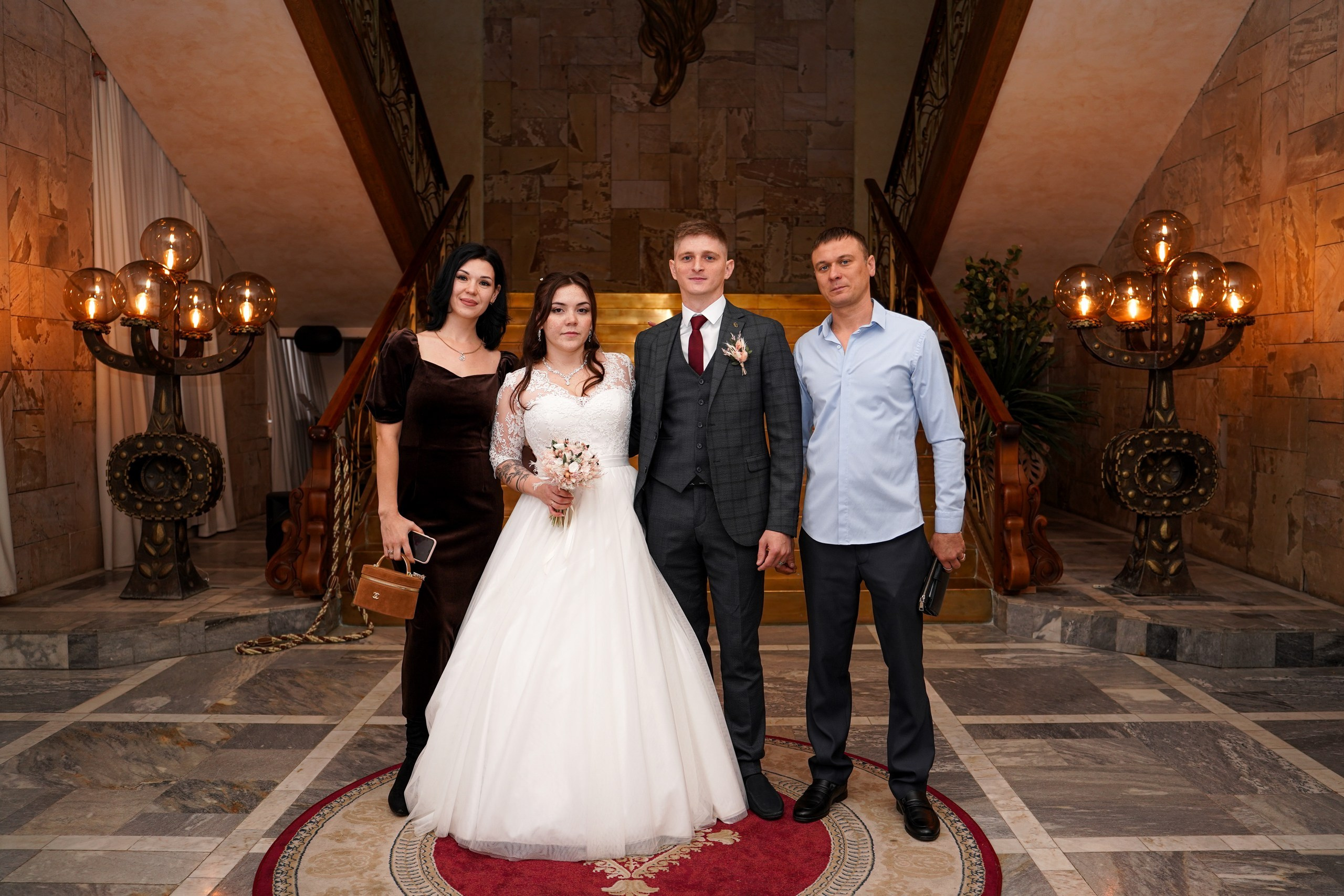 Свадебная фотосессия в Кировском ЗАГСе в Ростове-на-Дону. Фотограф Алёна Чёботова. Свадебный фотограф в Ростове-на-Дону. Таинство Крещения и Венчания, семейные фотосессии. Алёна Чёботова