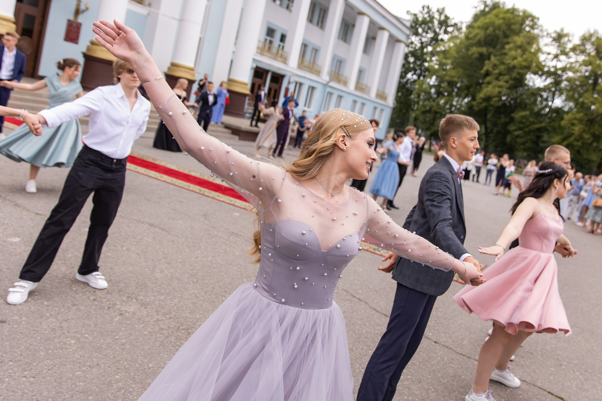 Выпускной вечер Гимназия № 5 Брянск