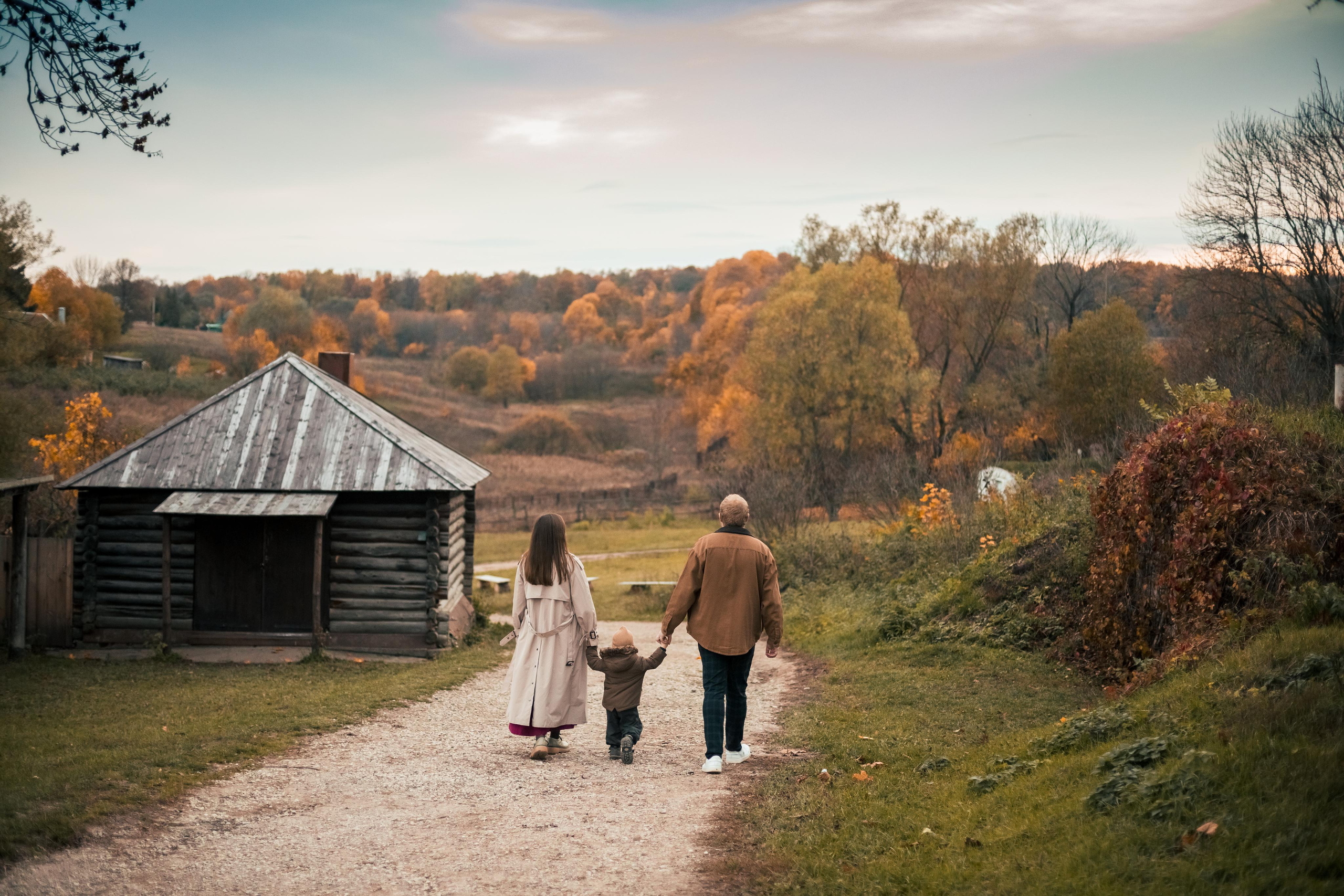 Осенняя фотопрогулка для семьи Ани и Вячеслава в Ясной Поляне. Женский семейный фотограф Тула Москва Захарова Анна