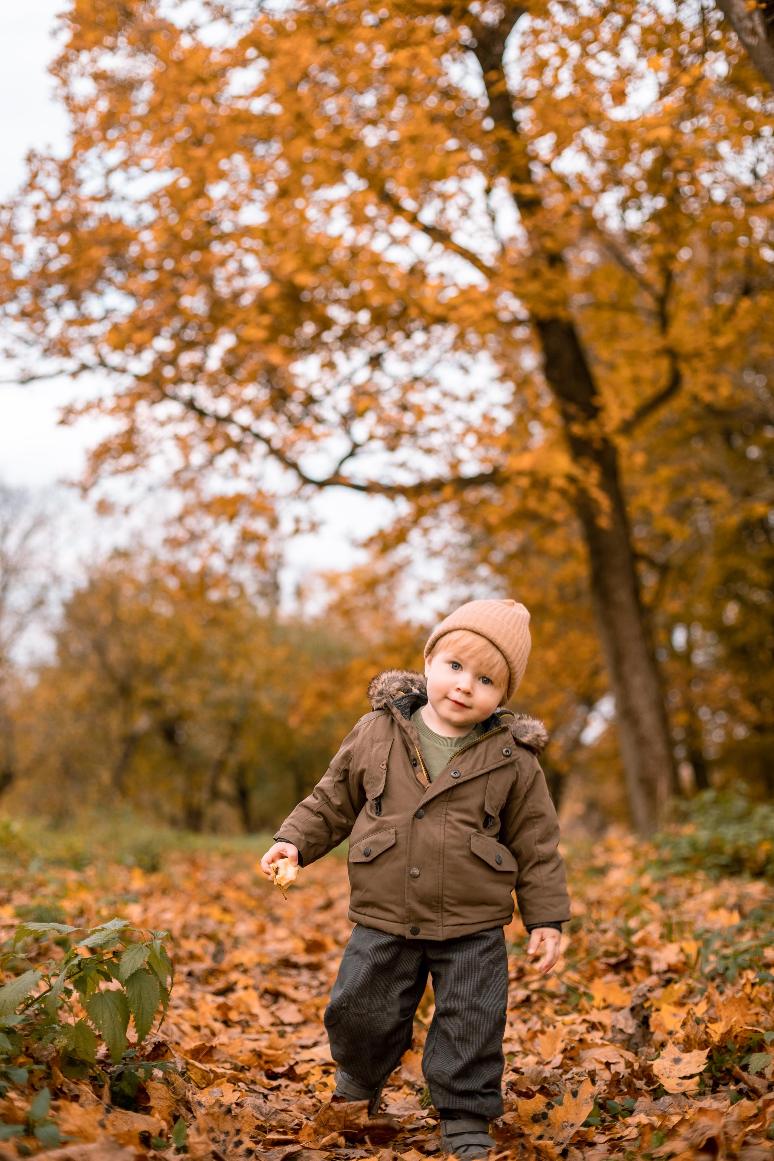 Осенняя фотопрогулка для семьи Ани и Вячеслава в Ясной Поляне. Женский семейный фотограф Тула Москва Захарова Анна