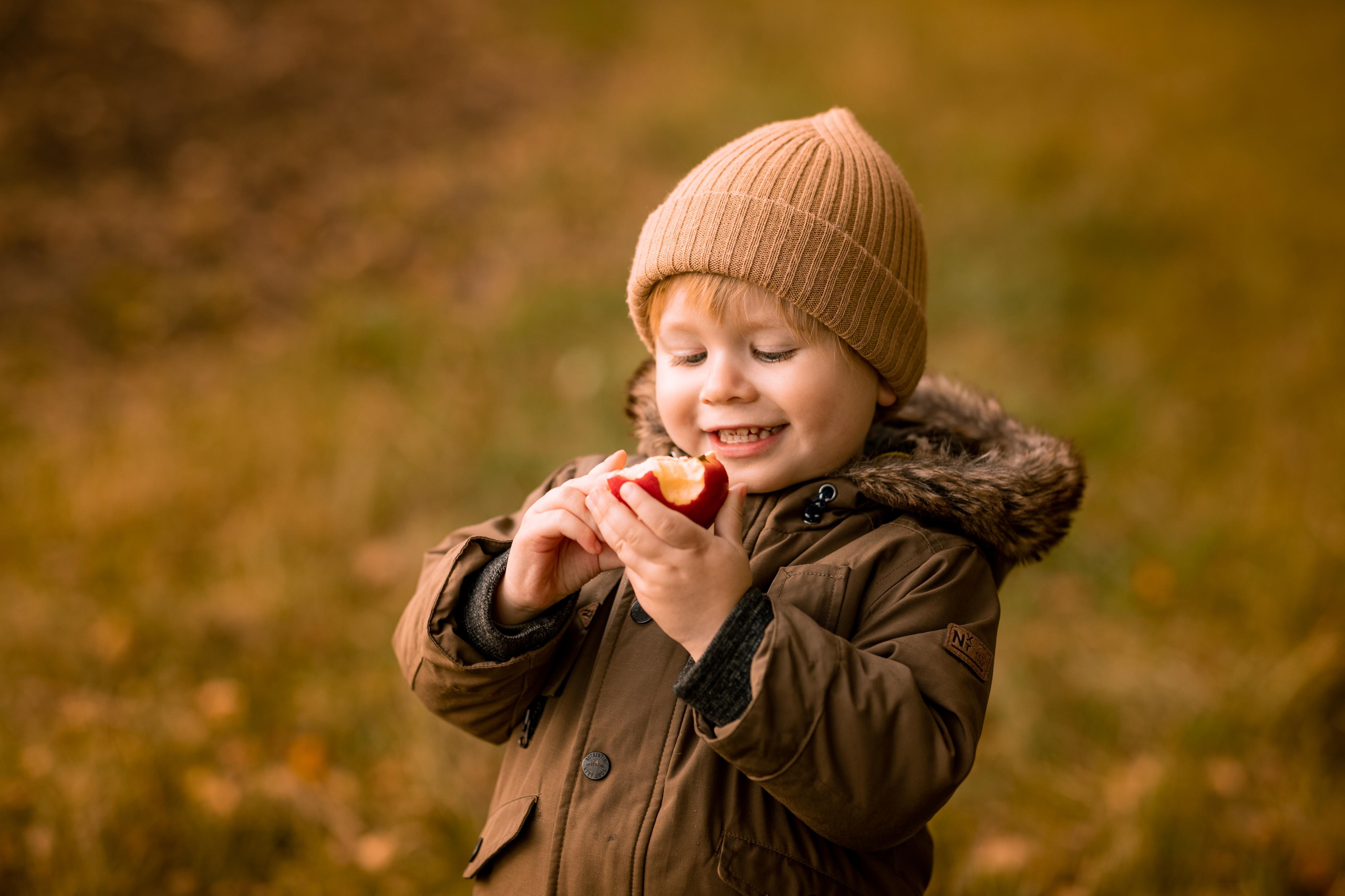 Осенняя фотопрогулка для семьи Ани и Вячеслава в Ясной Поляне. Женский семейный фотограф Тула Москва Захарова Анна