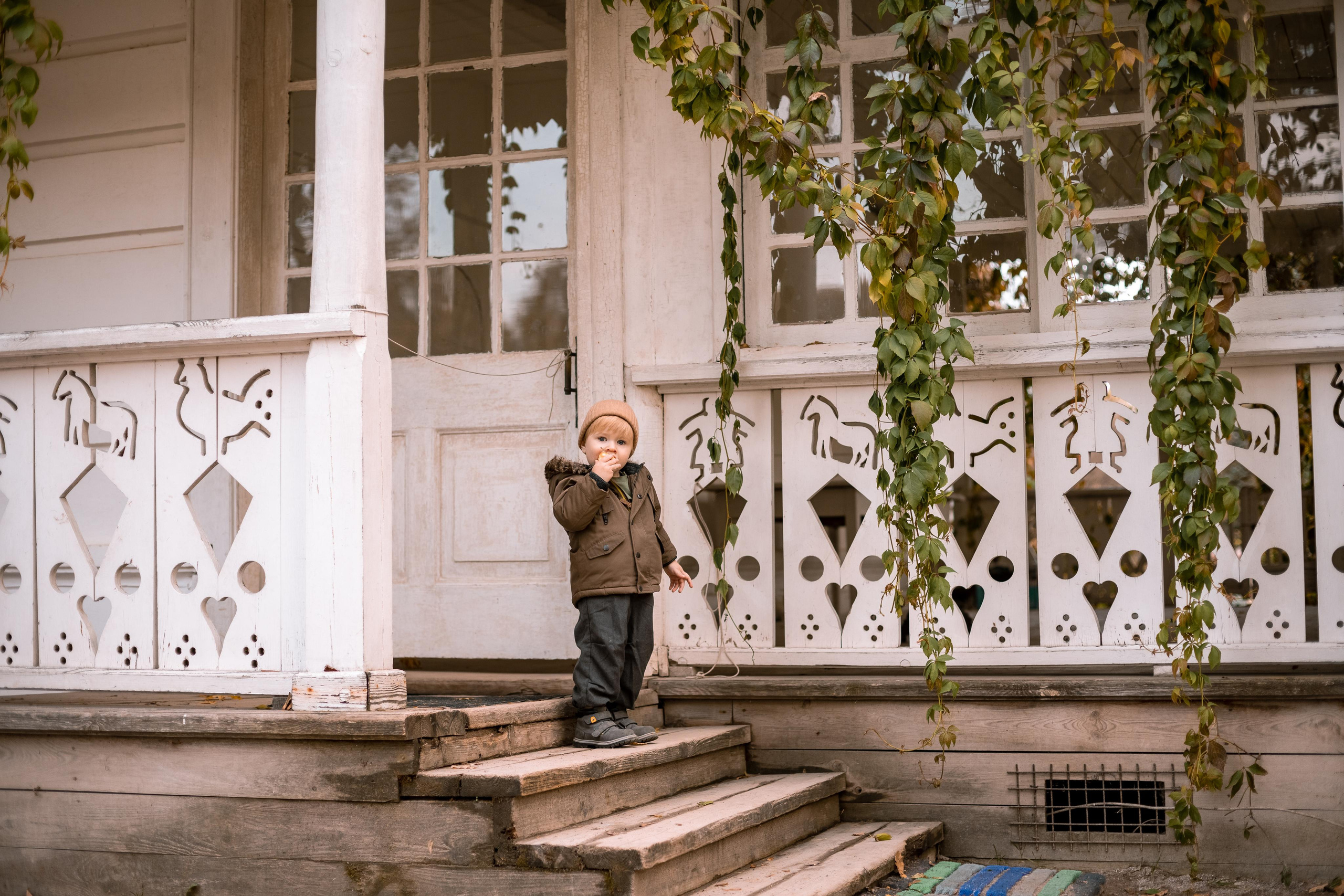 Осенняя фотопрогулка для семьи Ани и Вячеслава в Ясной Поляне. Женский семейный фотограф Тула Москва Захарова Анна