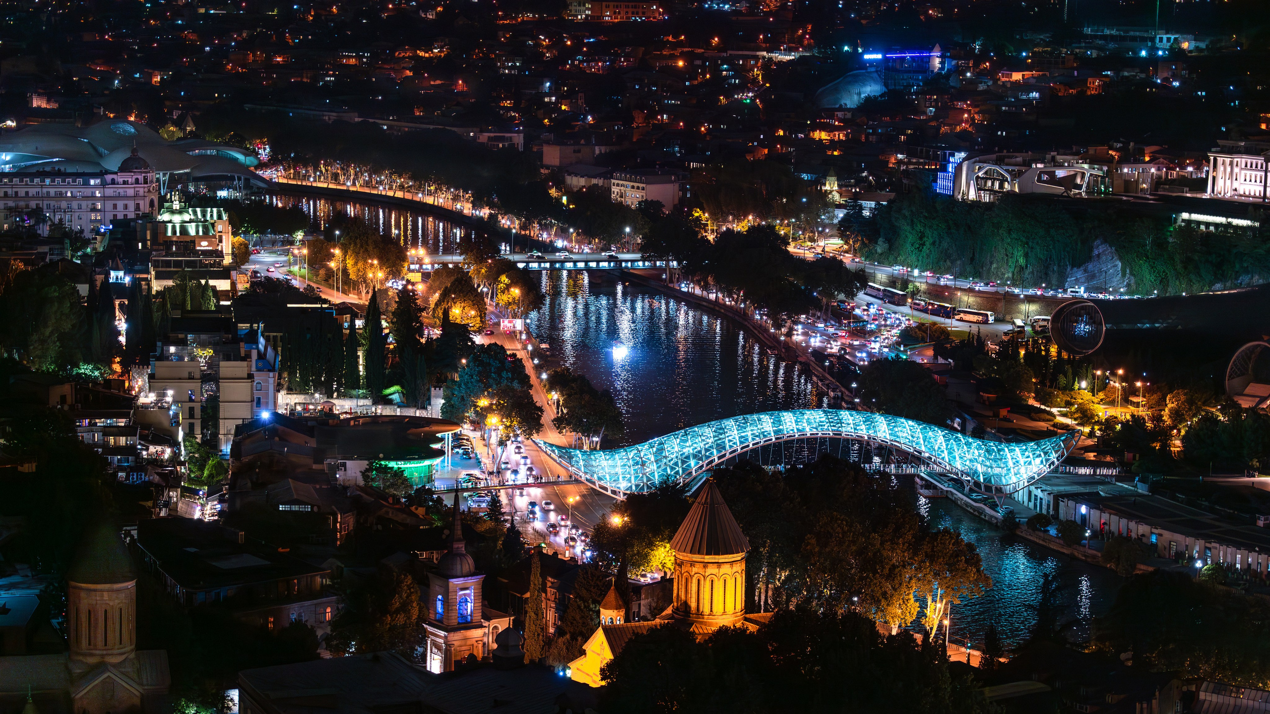 ТБИЛИСИ. ПОБУДЬ ЗДЕСЬ И ЦЕЛЕЕ БУДЕТ ЭТОТ МИР