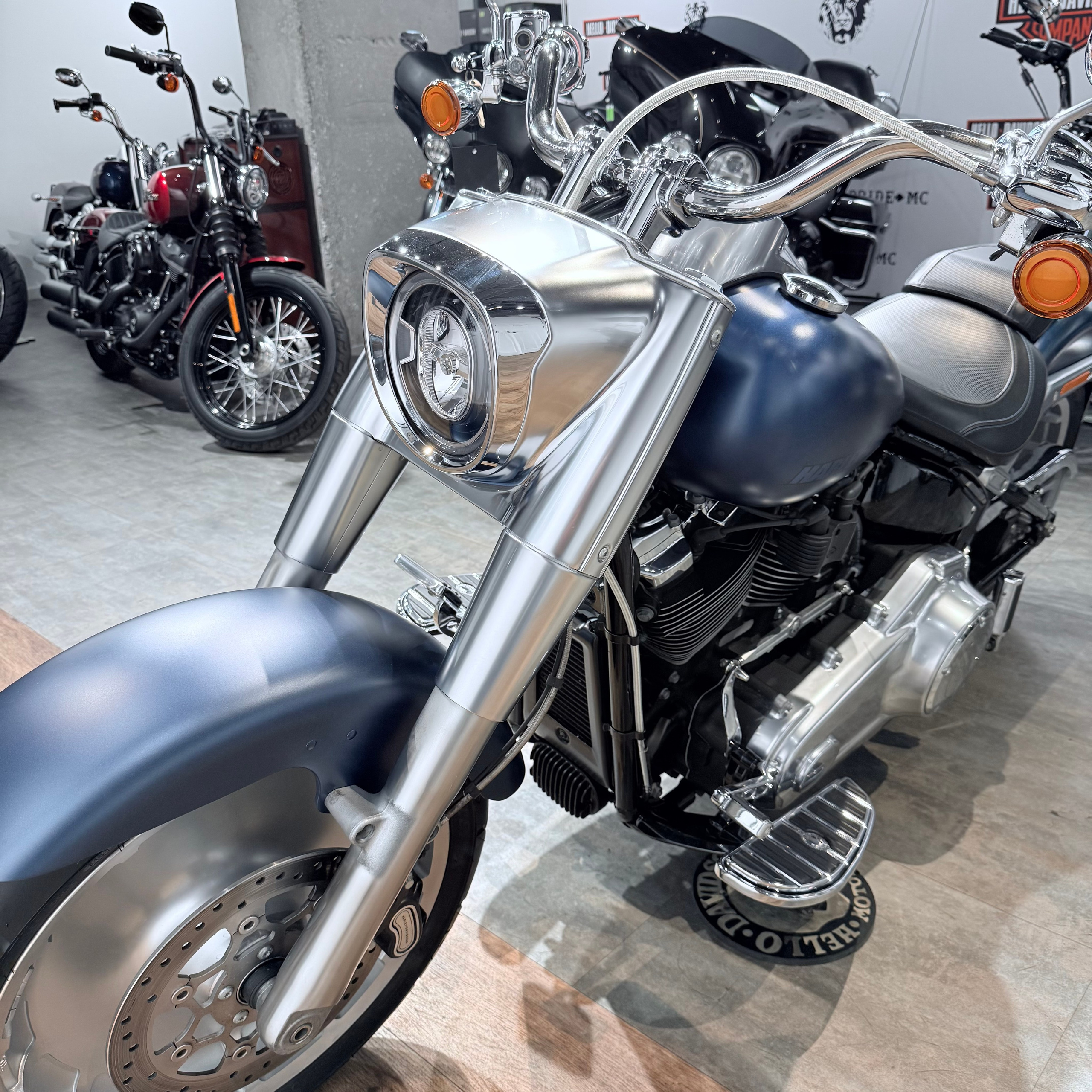 2018 Fat Boy 114 Bluе Dеnim 115 Yеars. Hello Davidson, Москва. Только хорошие мотоциклы…
