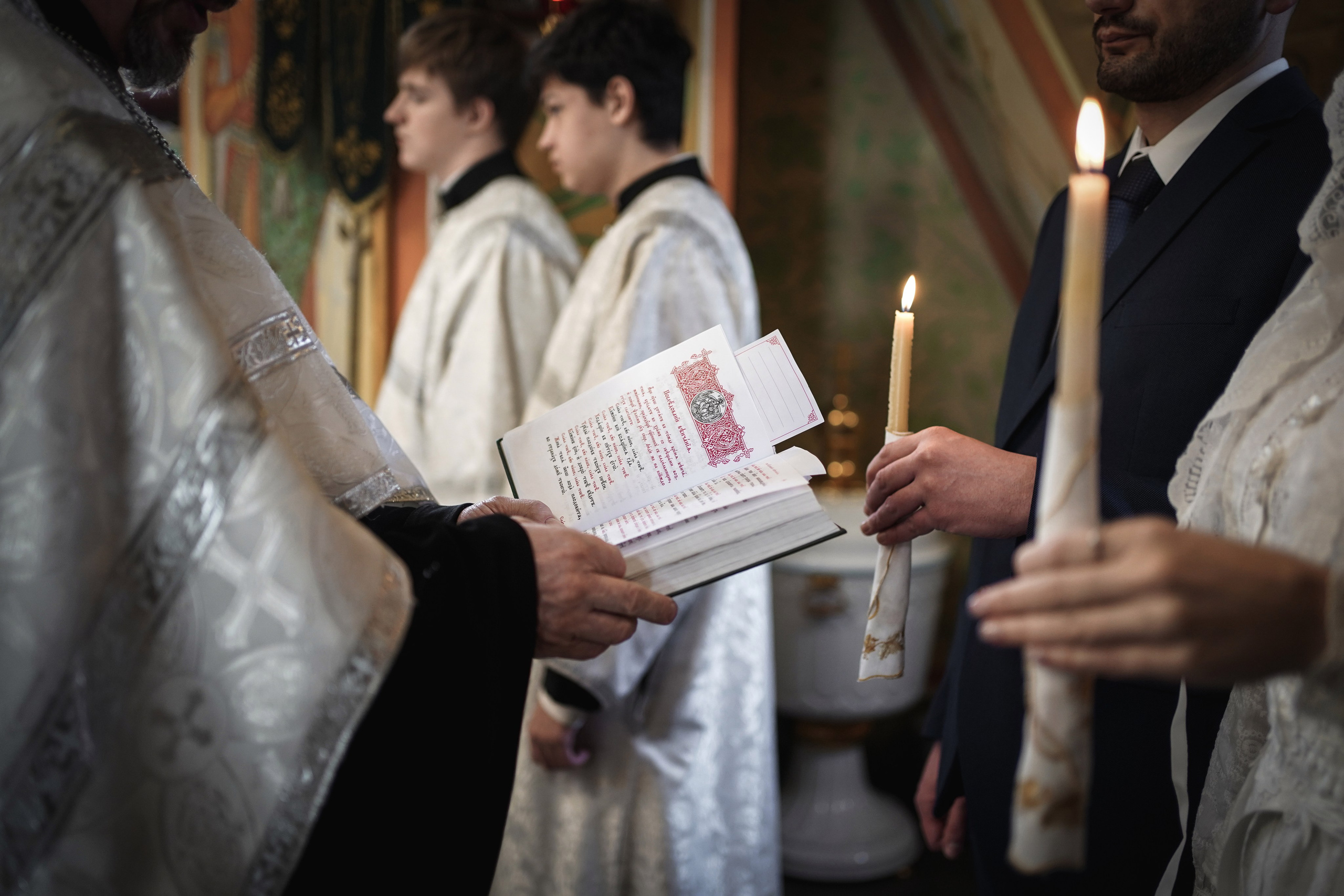 Венчание в Троицком храме. Свадебный фотограф в Ростове-на-Дону. Таинство Крещения и Венчания, семейные фотосессии. Алёна Чёботова