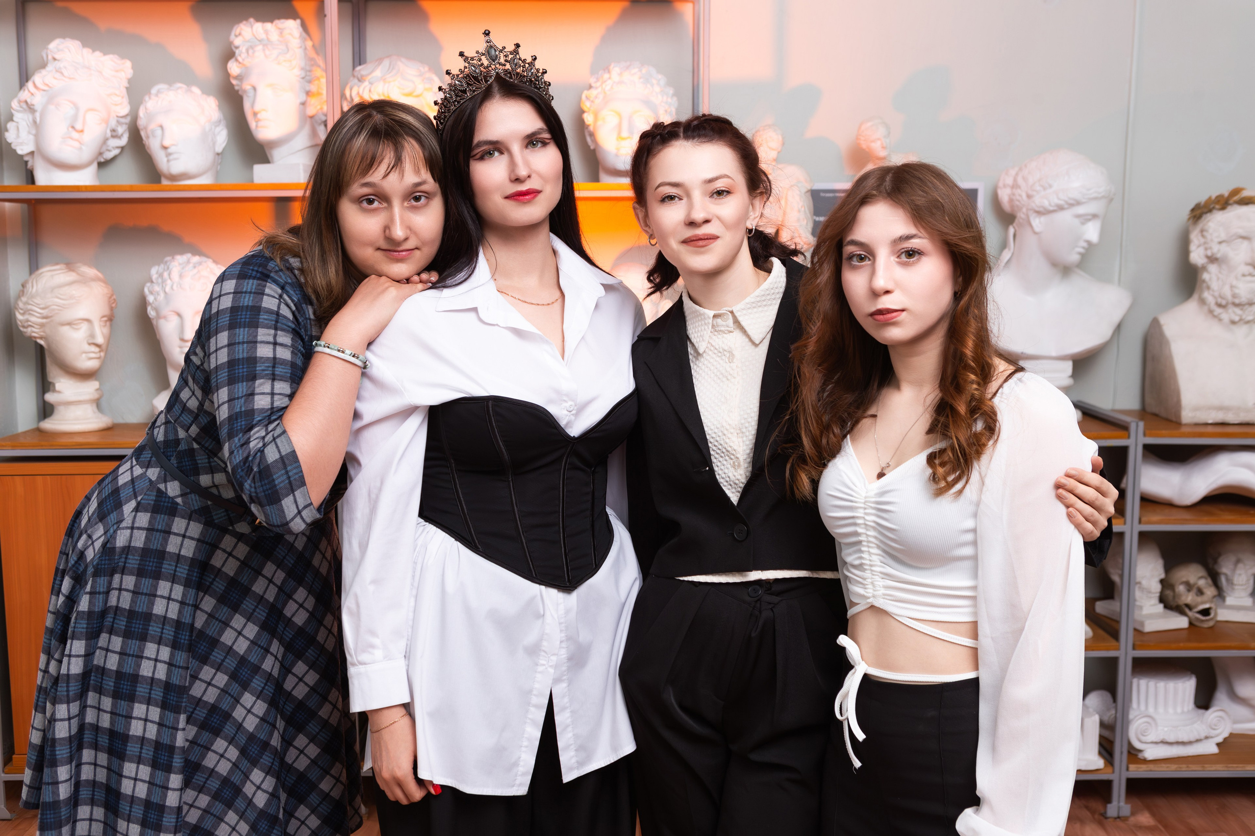 ФОТОСЕССИЯ В АУДИТОРИИ ДЛЯ БУДУЩИХ УЧИТЕЛЕЙ — выпускников Чернского профессионально-педагогического колледжа. ТВОЙ АЛЬБОМ / ТВОИ ПРАВИЛА