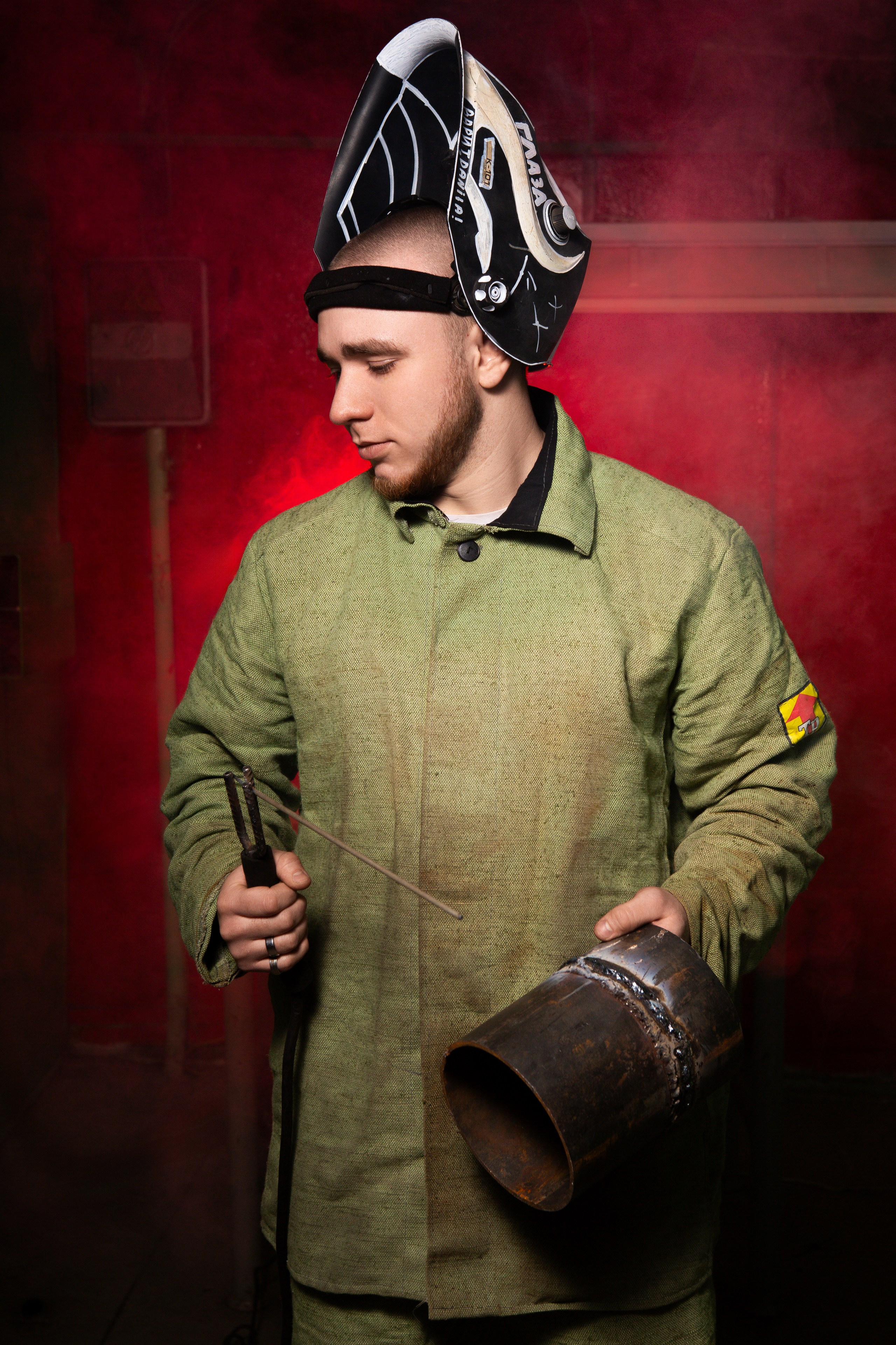 Портретная Фотосессия в Цеху для Выпускников Сварщиков | Твой Альбом Мценск. ТВОЙ АЛЬБОМ / ТВОИ ПРАВИЛА