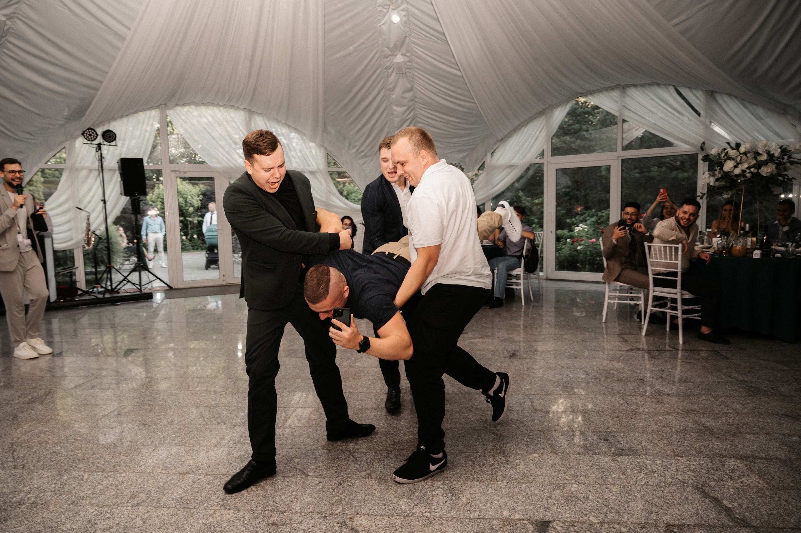 Счастливы и точка. Свадебный фотограф Александр Давыдов