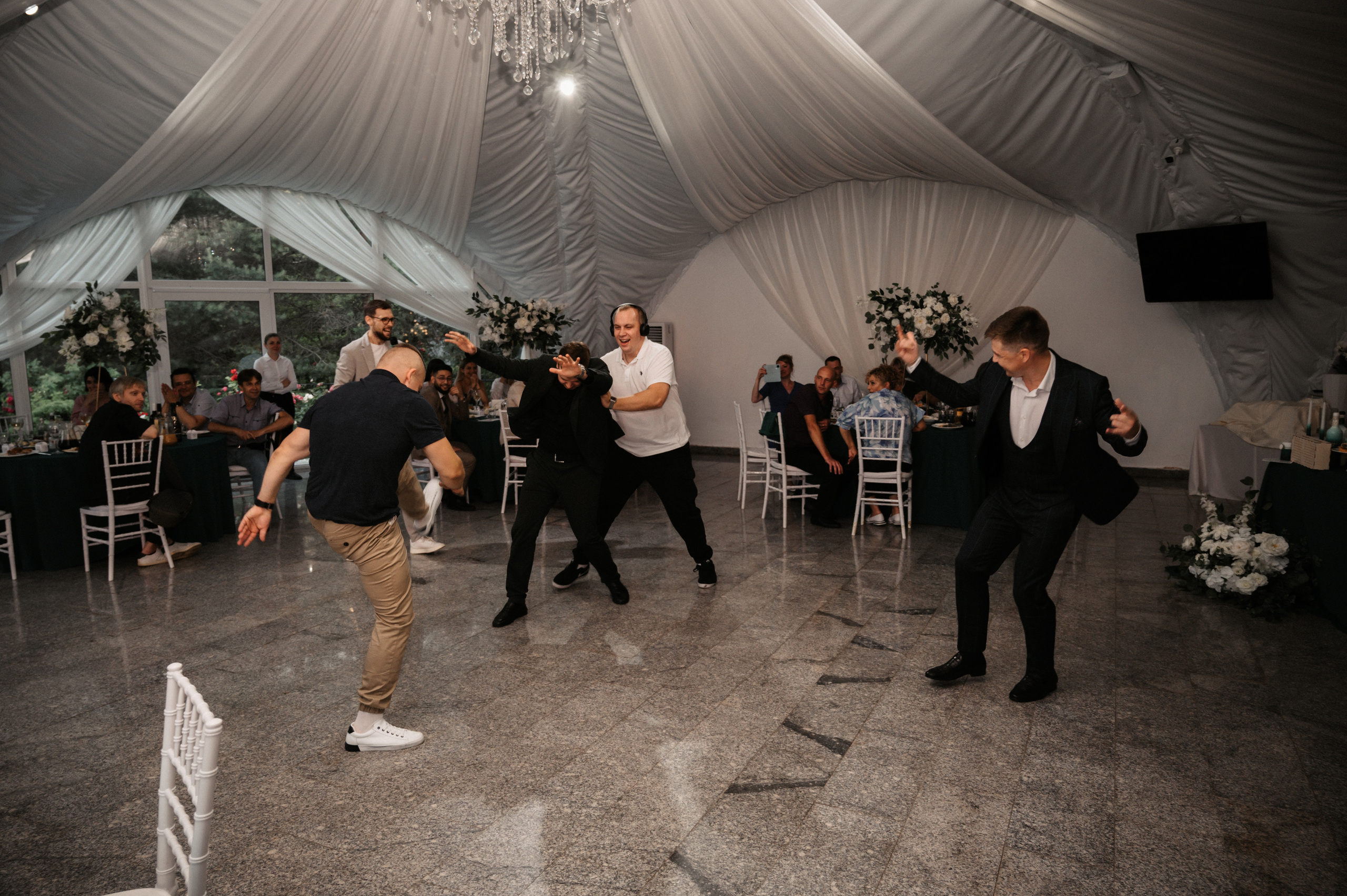 Счастливы и точка. Свадебный фотограф Александр Давыдов