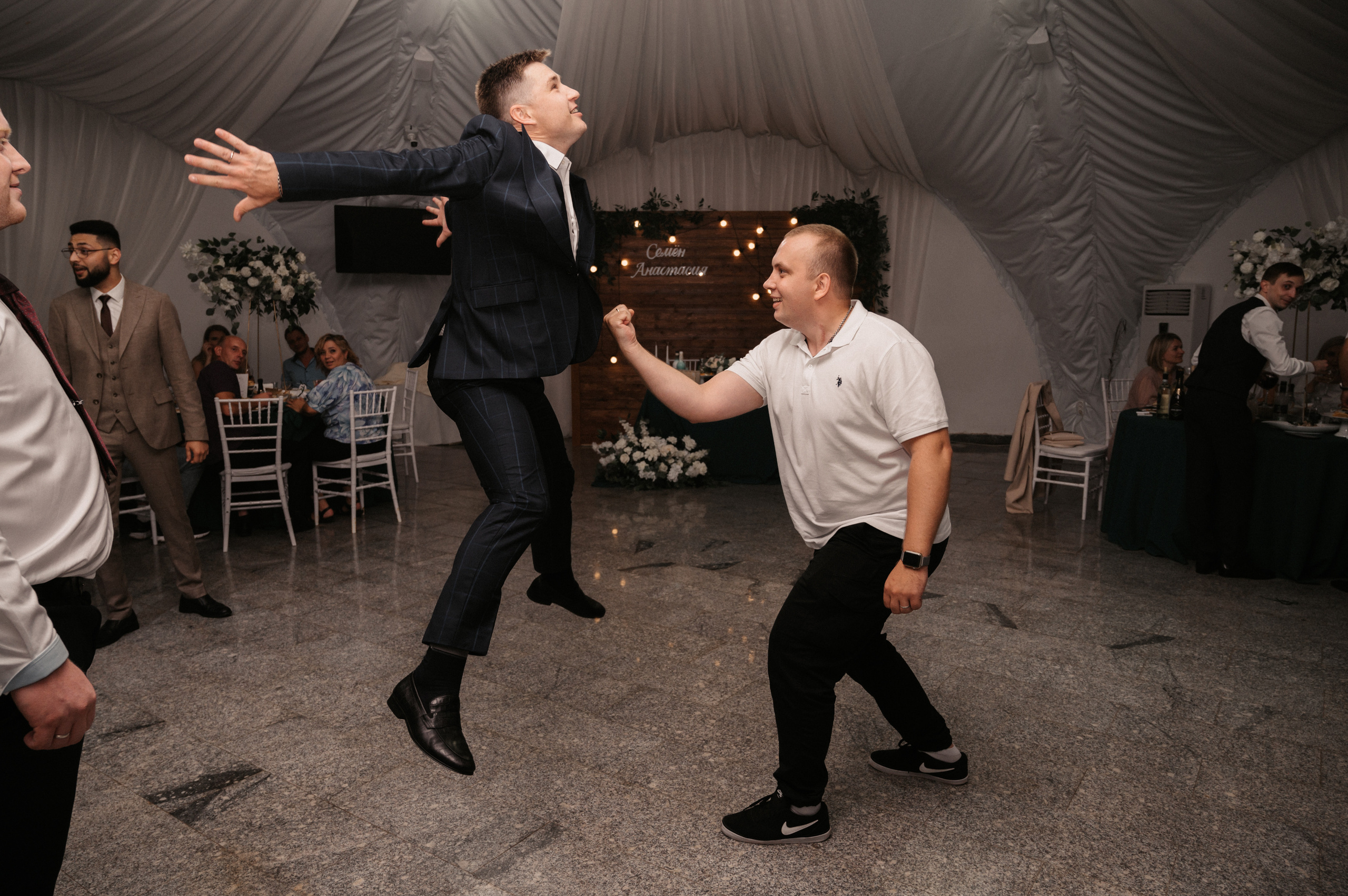 Счастливы и точка. Свадебный фотограф Александр Давыдов