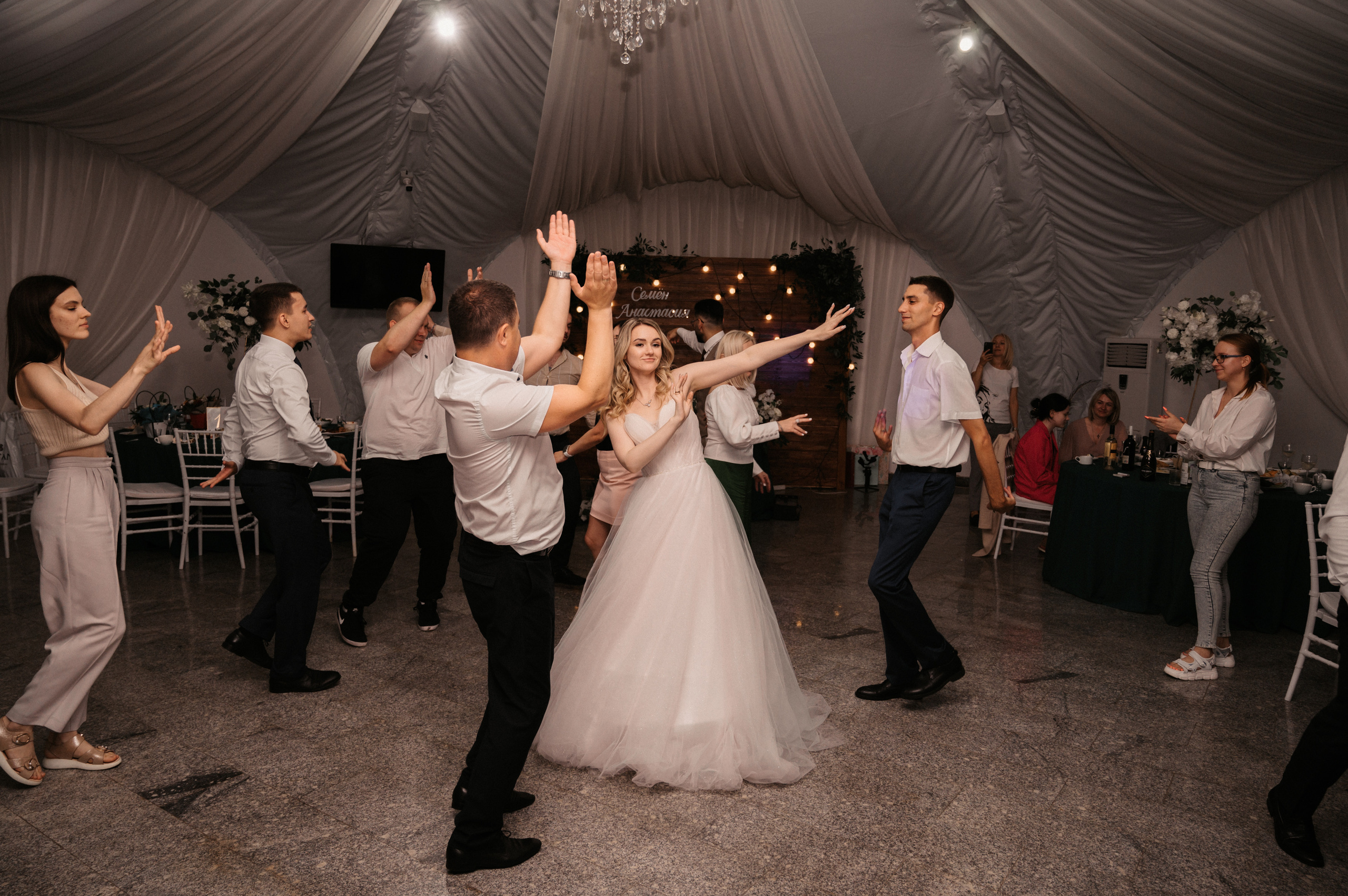 Счастливы и точка. Свадебный фотограф Александр Давыдов