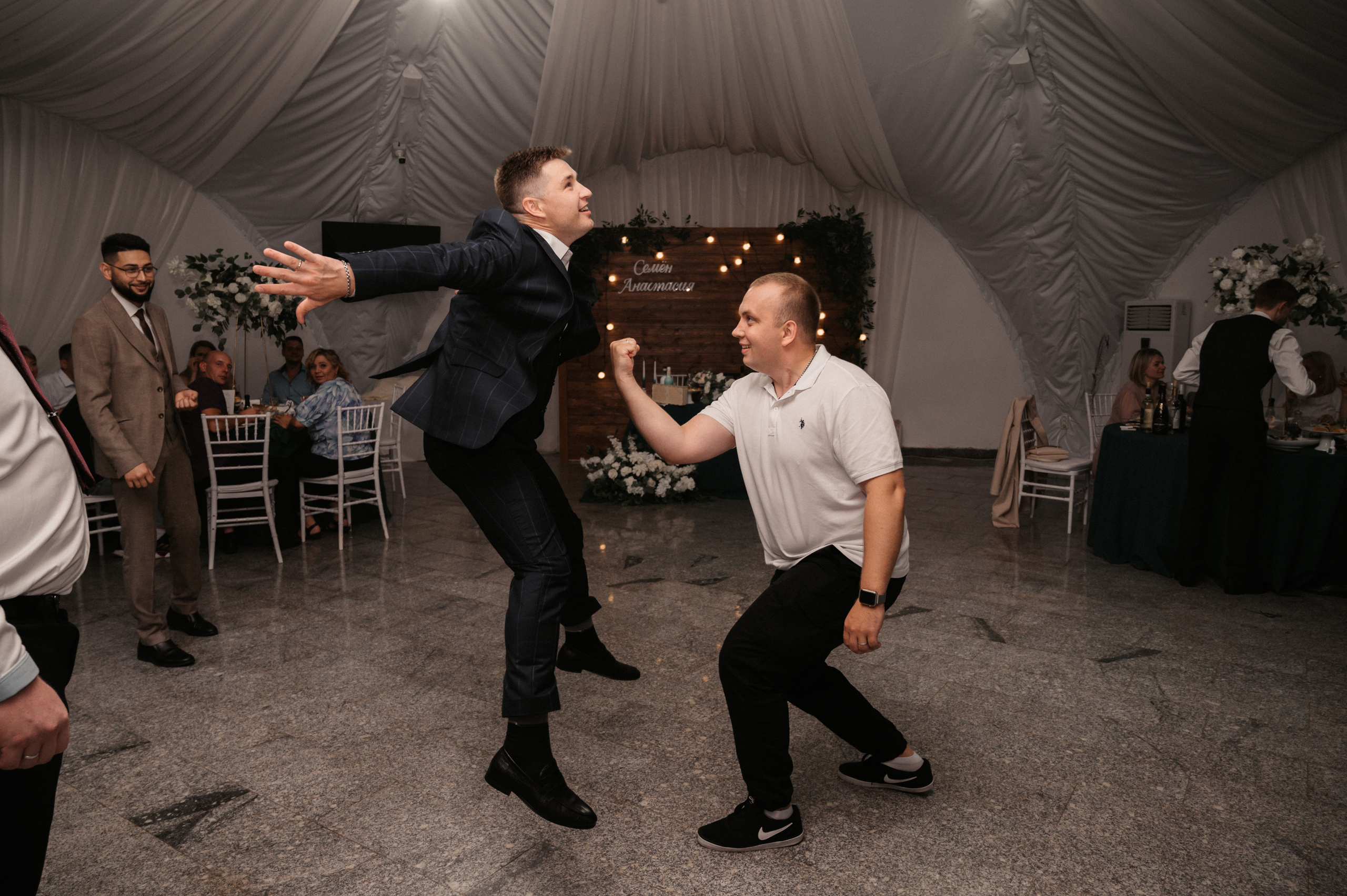 Счастливы и точка. Свадебный фотограф Александр Давыдов