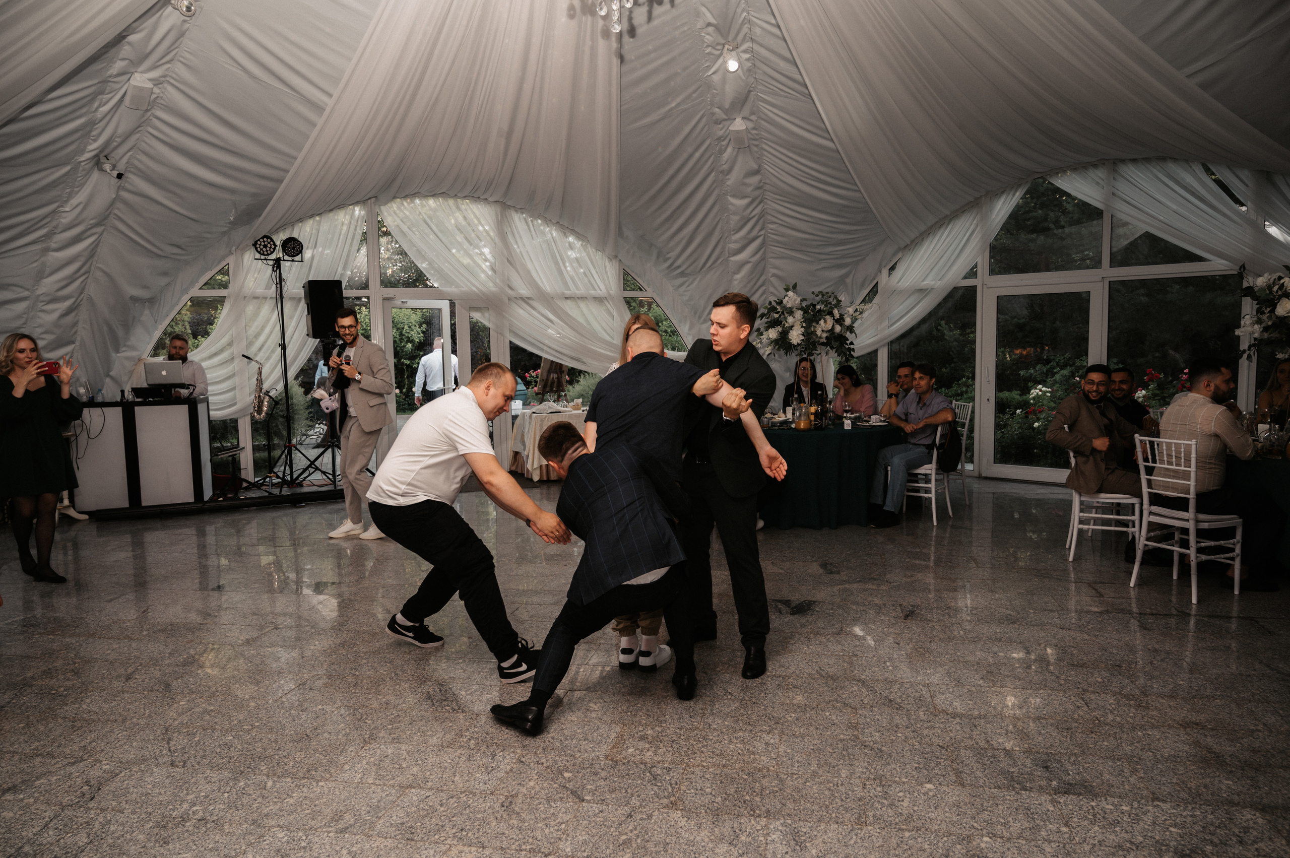 Счастливы и точка. Свадебный фотограф Александр Давыдов