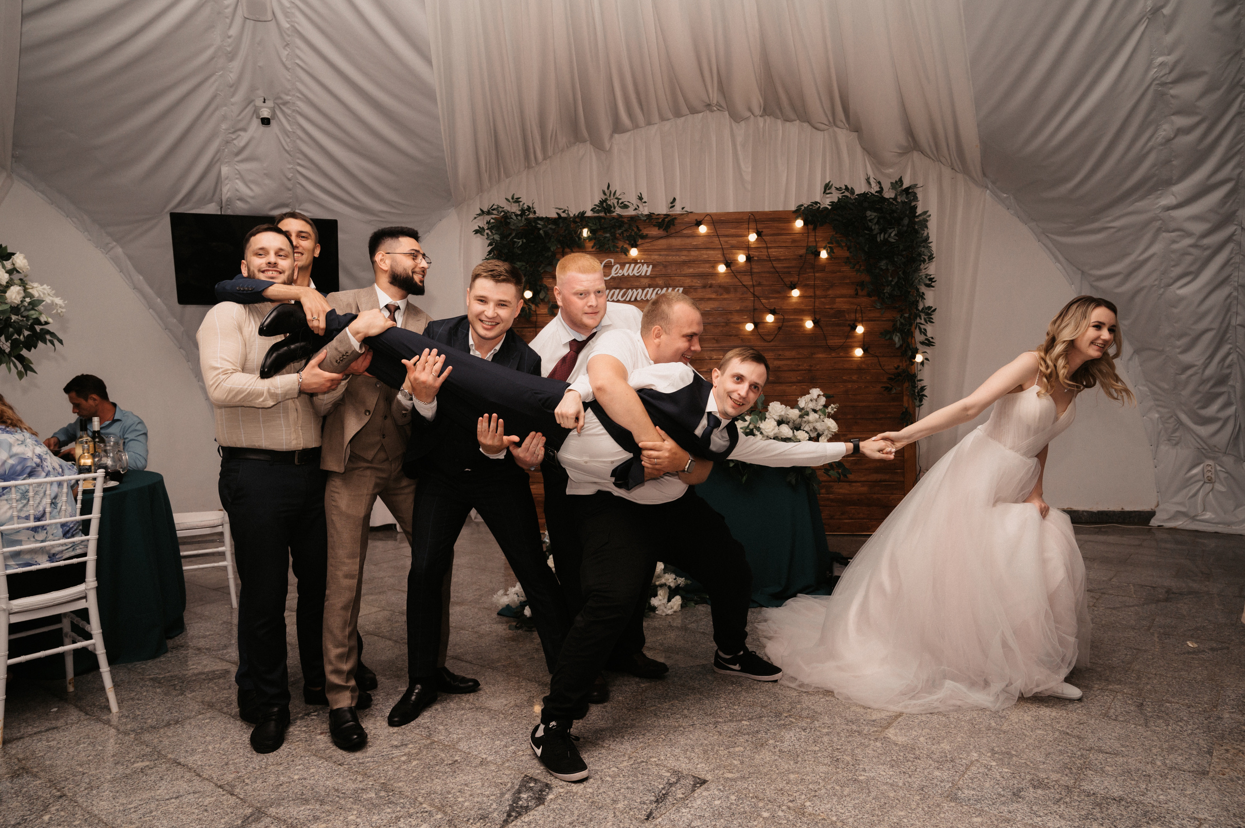 Счастливы и точка. Свадебный фотограф Александр Давыдов