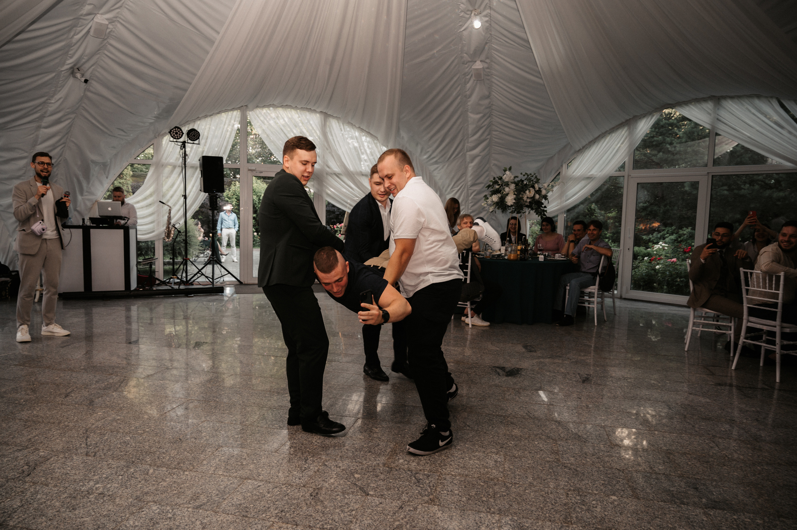 Счастливы и точка. Свадебный фотограф Александр Давыдов