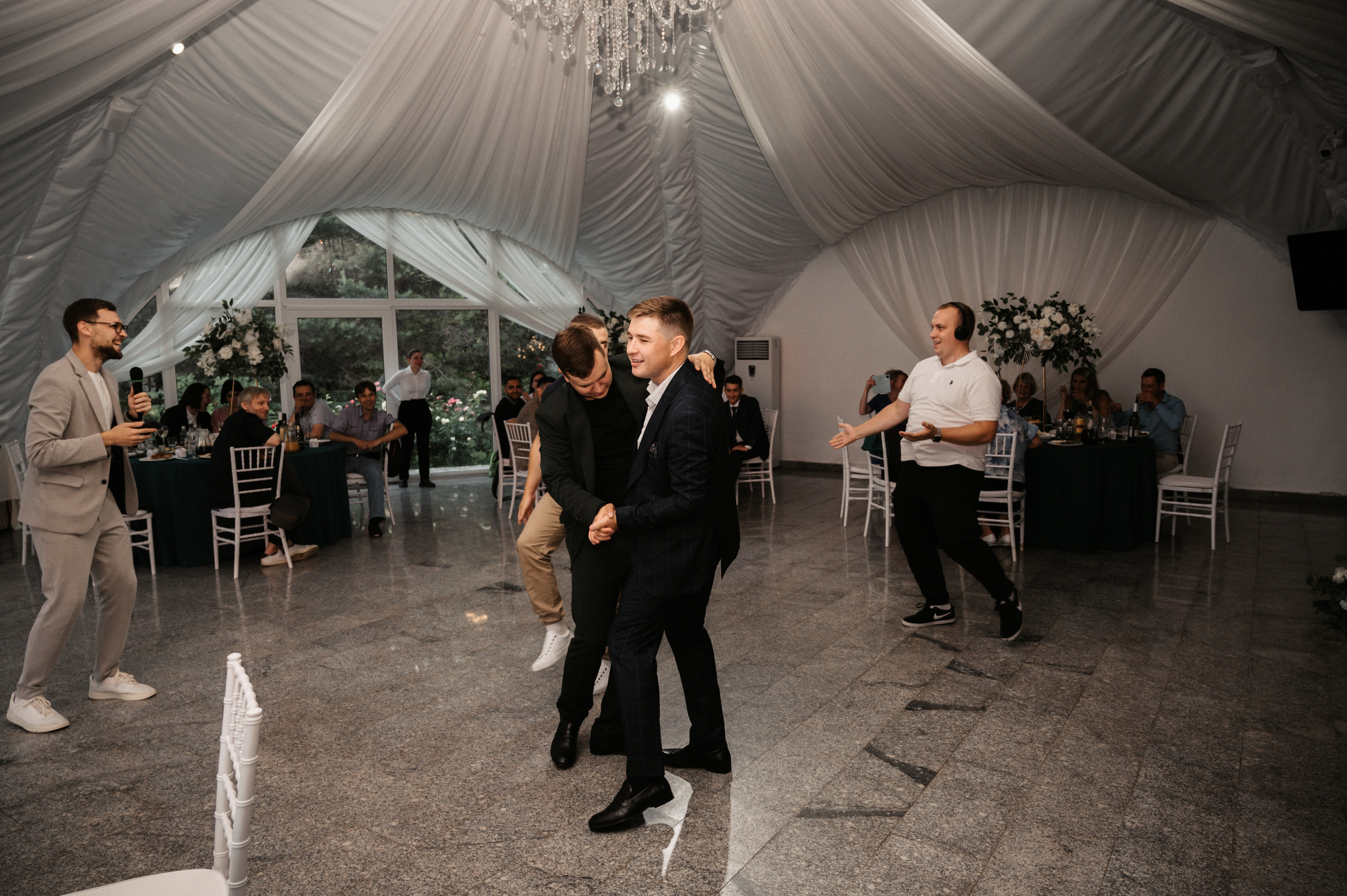 Счастливы и точка. Свадебный фотограф Александр Давыдов