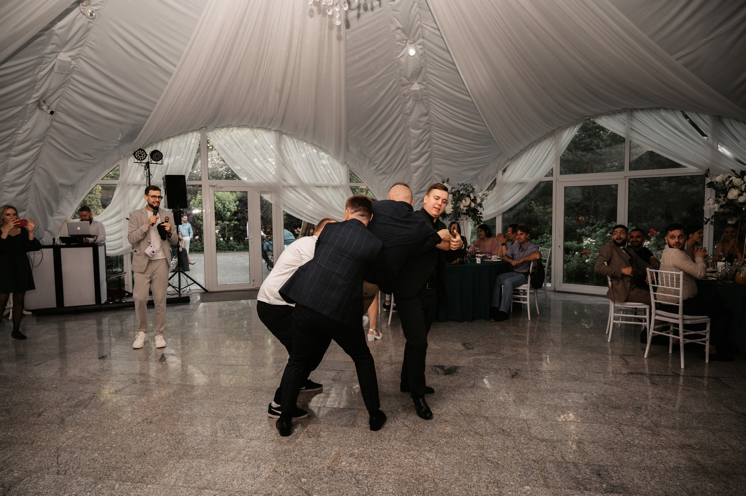 Счастливы и точка. Свадебный фотограф Александр Давыдов