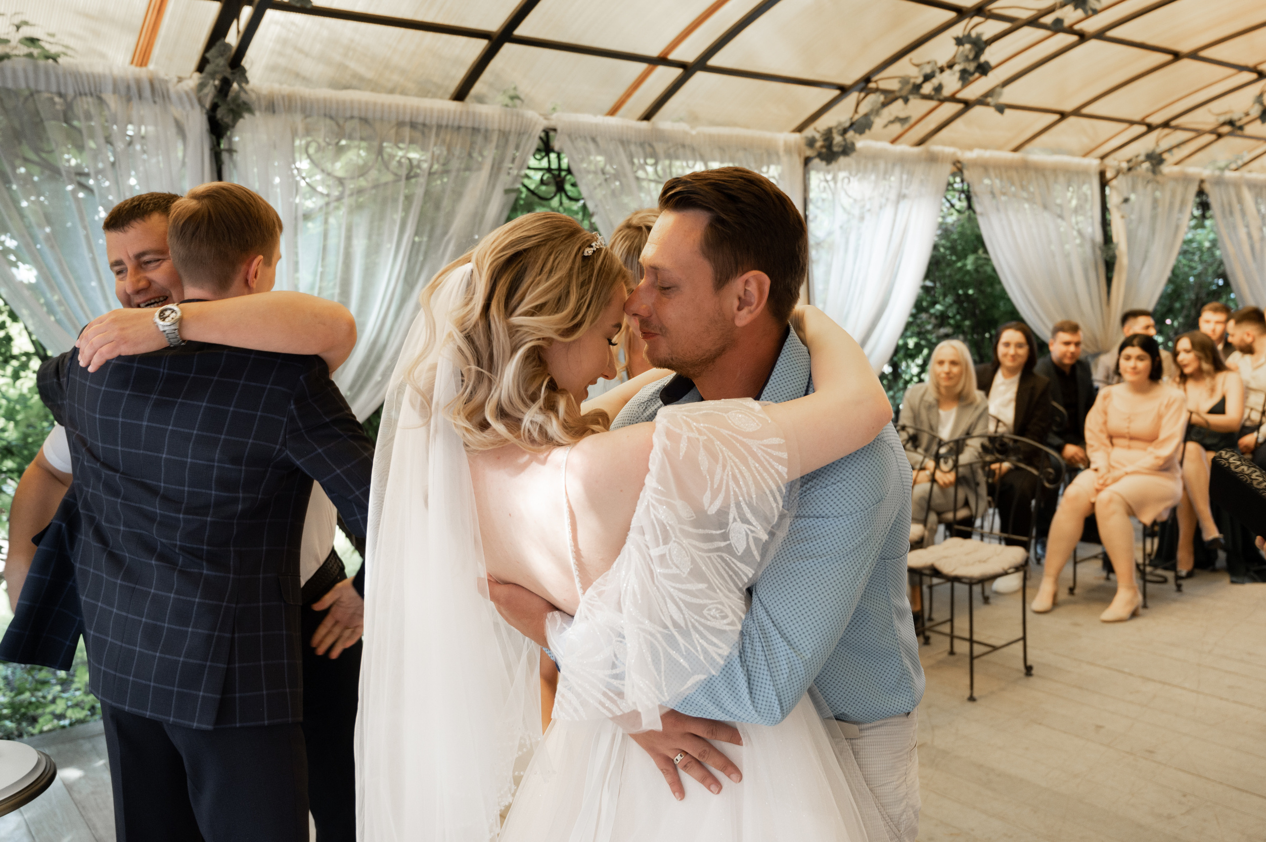 Счастливы и точка. Свадебный фотограф Александр Давыдов