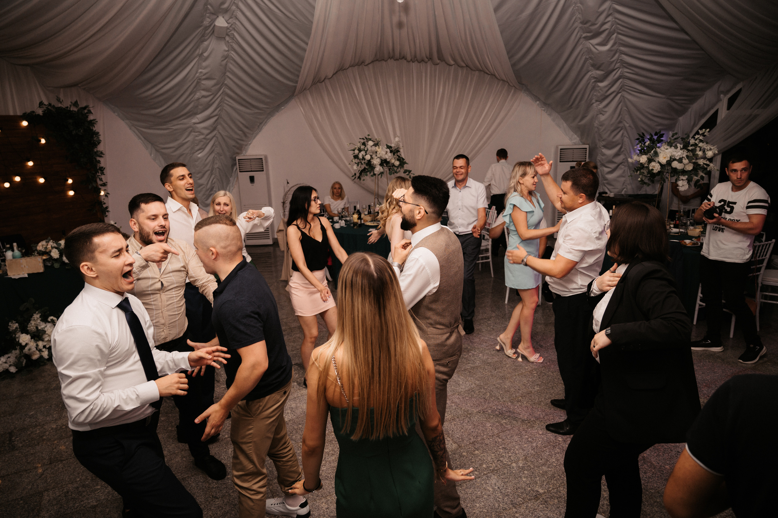 Счастливы и точка. Свадебный фотограф Александр Давыдов