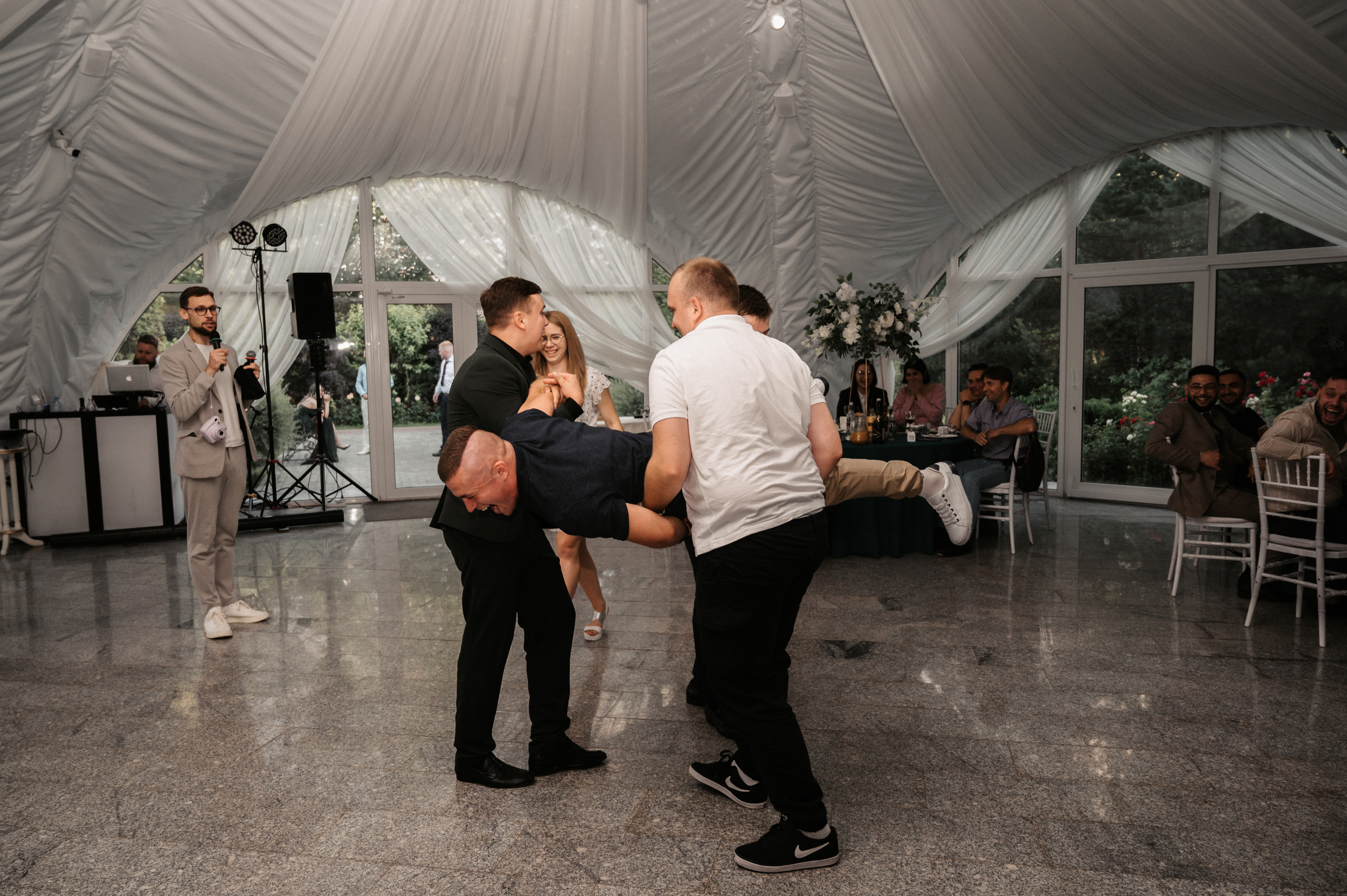 Счастливы и точка. Свадебный фотограф Александр Давыдов