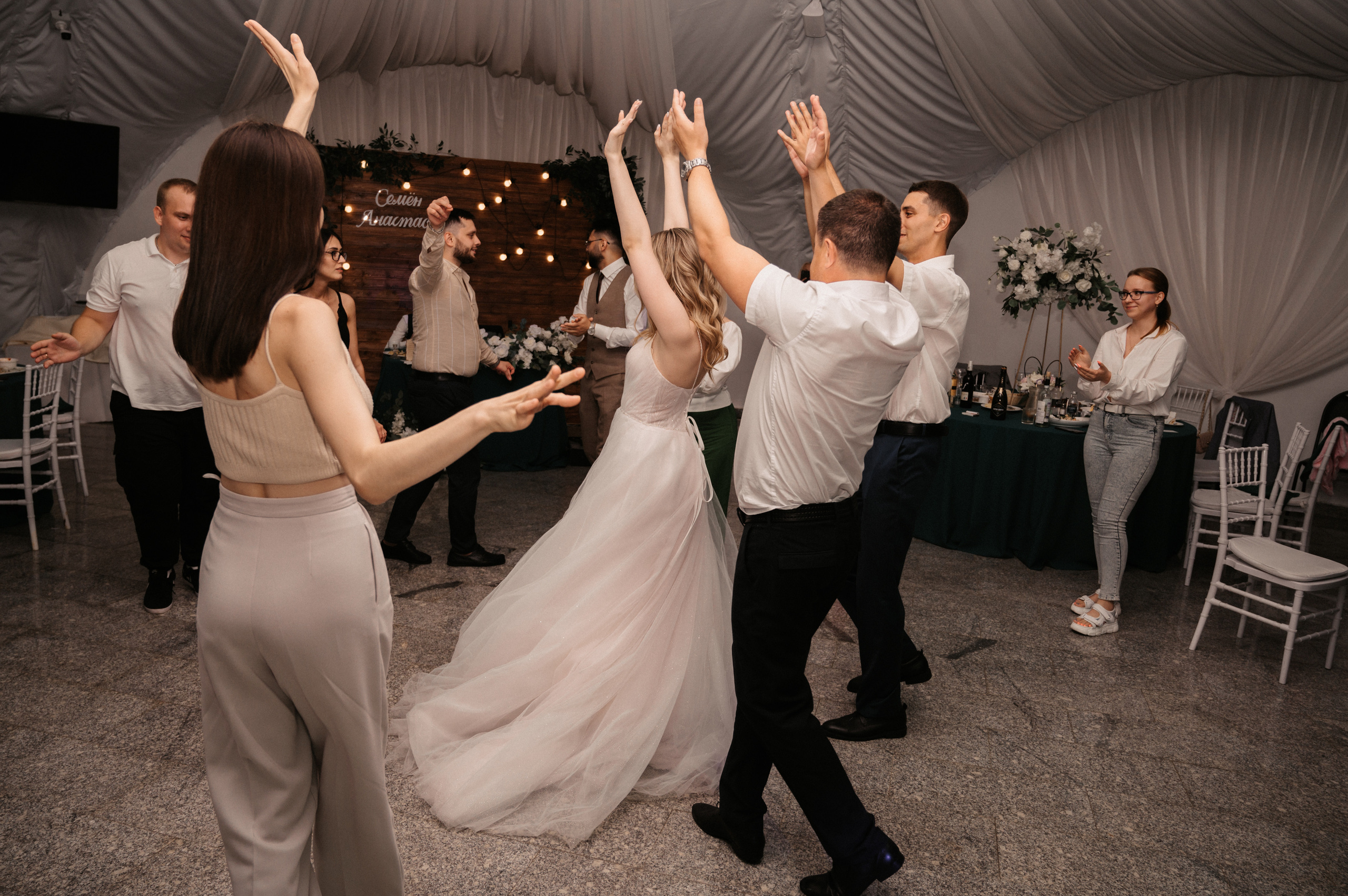 Счастливы и точка. Свадебный фотограф Александр Давыдов