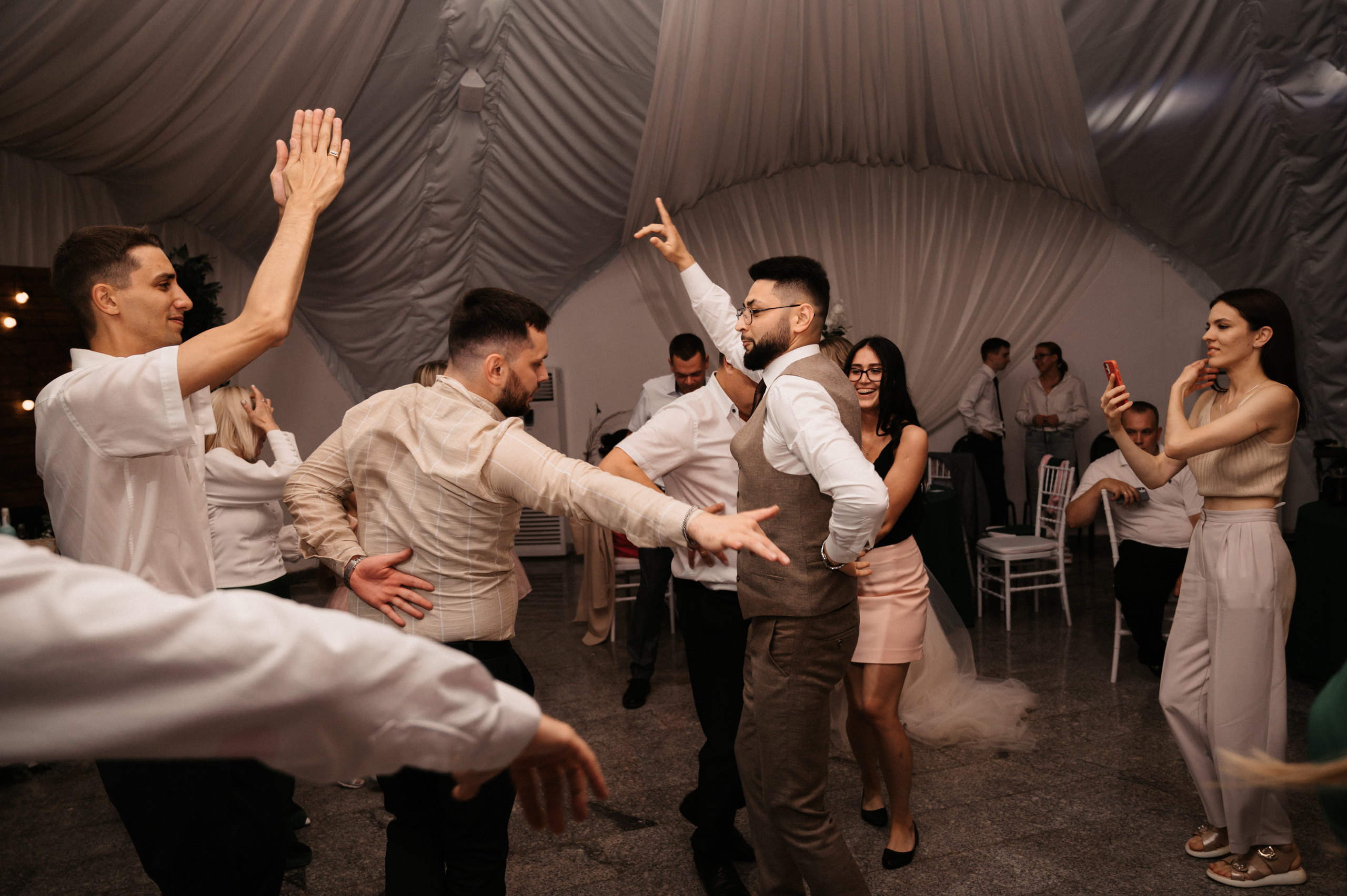 Счастливы и точка. Свадебный фотограф Александр Давыдов