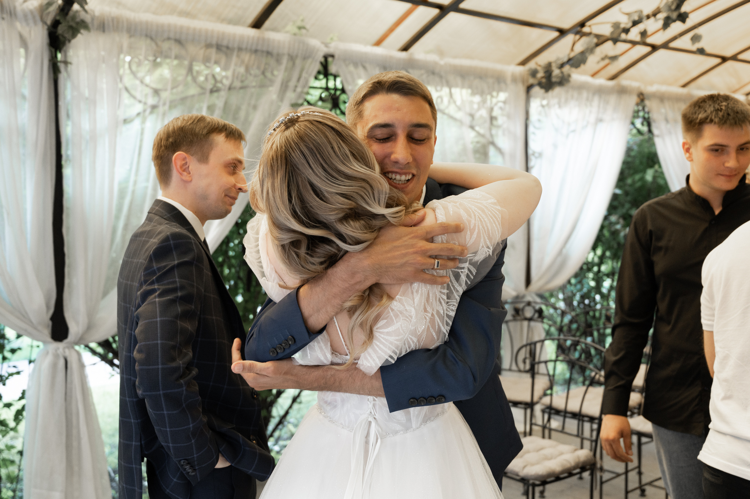 Счастливы и точка. Свадебный фотограф Александр Давыдов