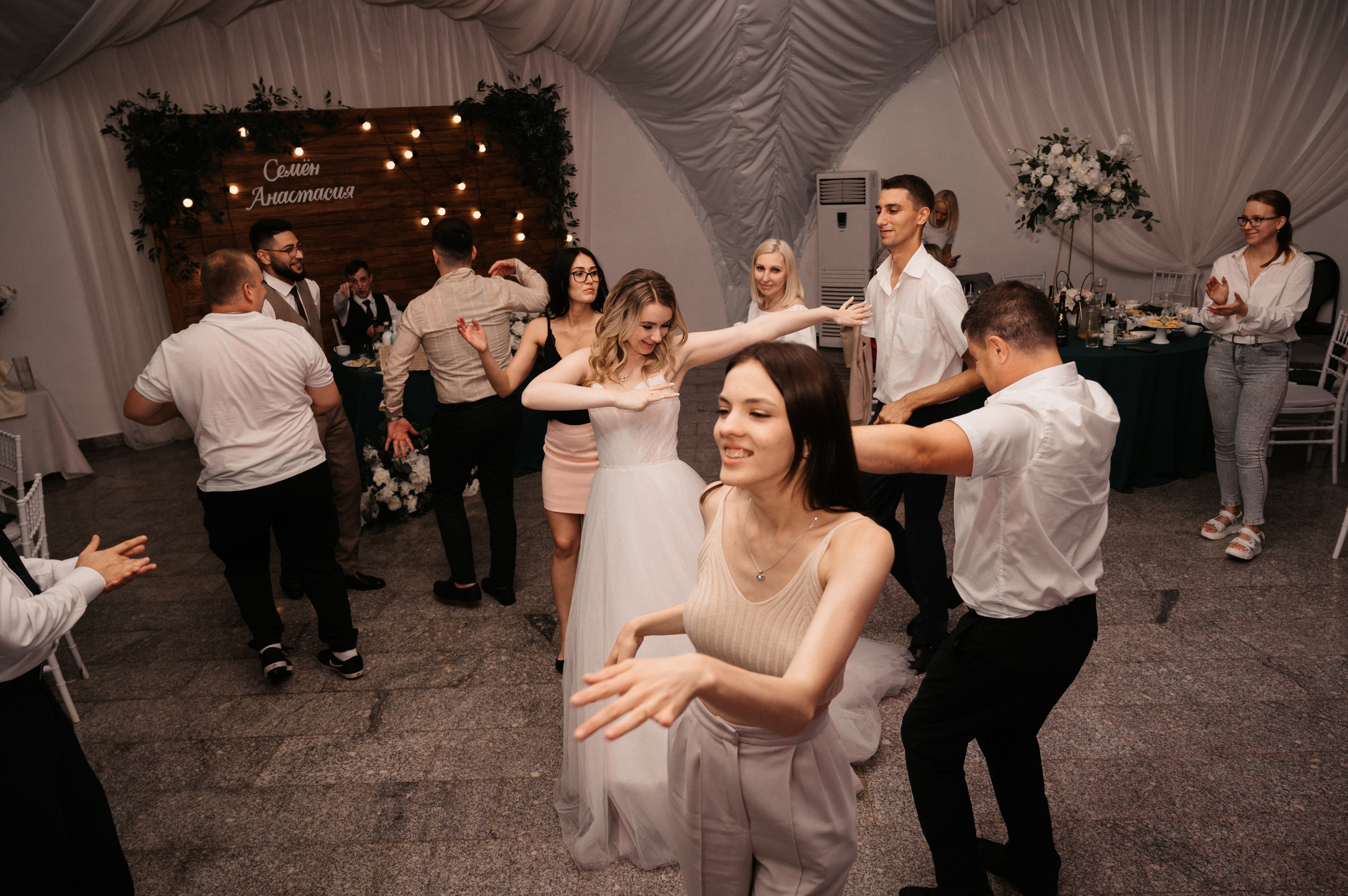 Счастливы и точка. Свадебный фотограф Александр Давыдов