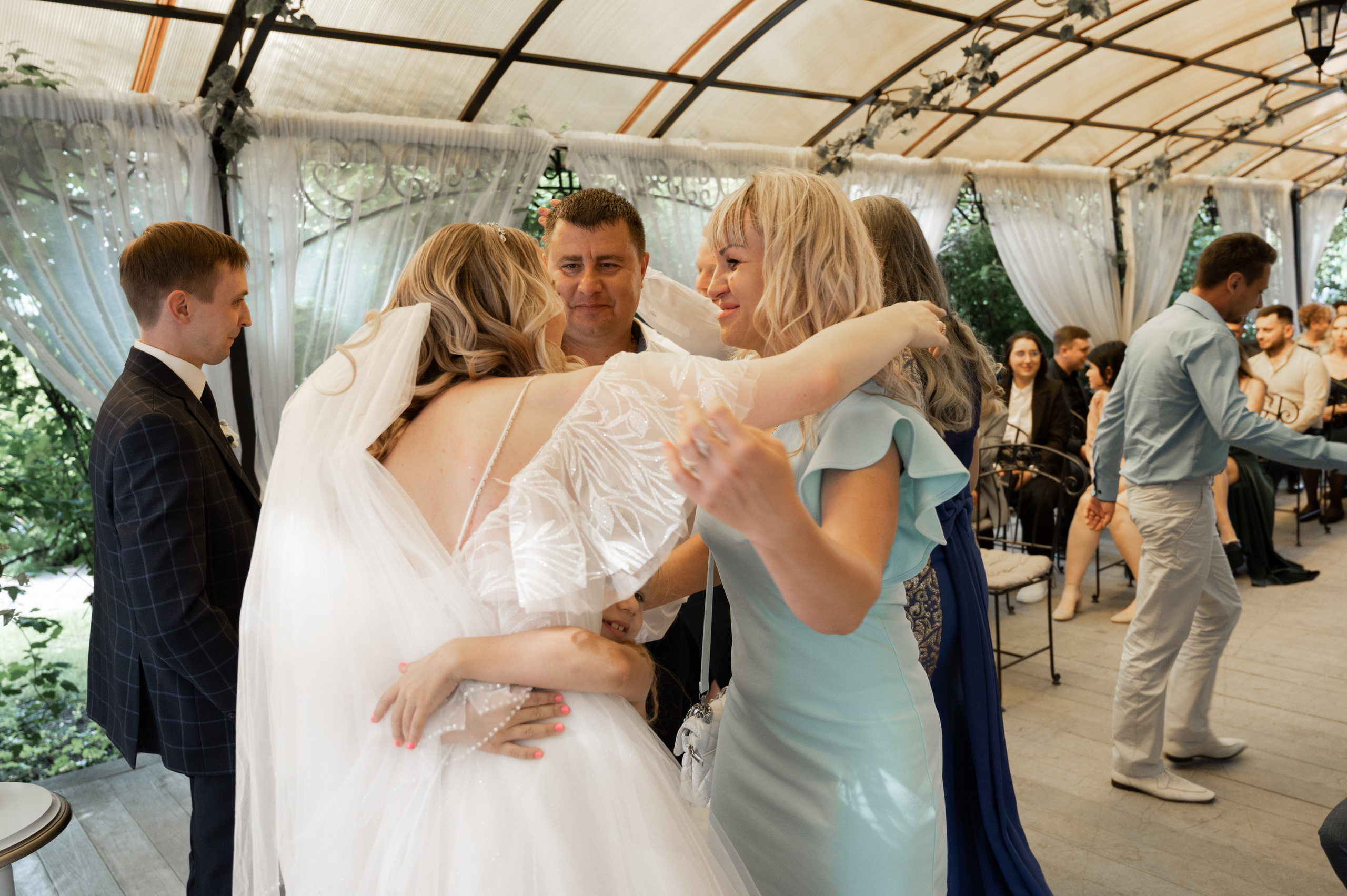 Счастливы и точка. Свадебный фотограф Александр Давыдов