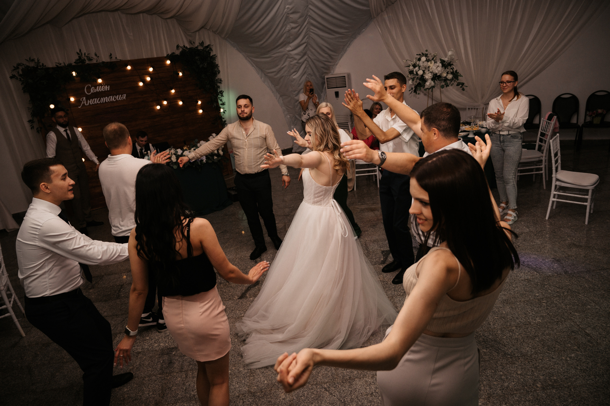 Счастливы и точка. Свадебный фотограф Александр Давыдов