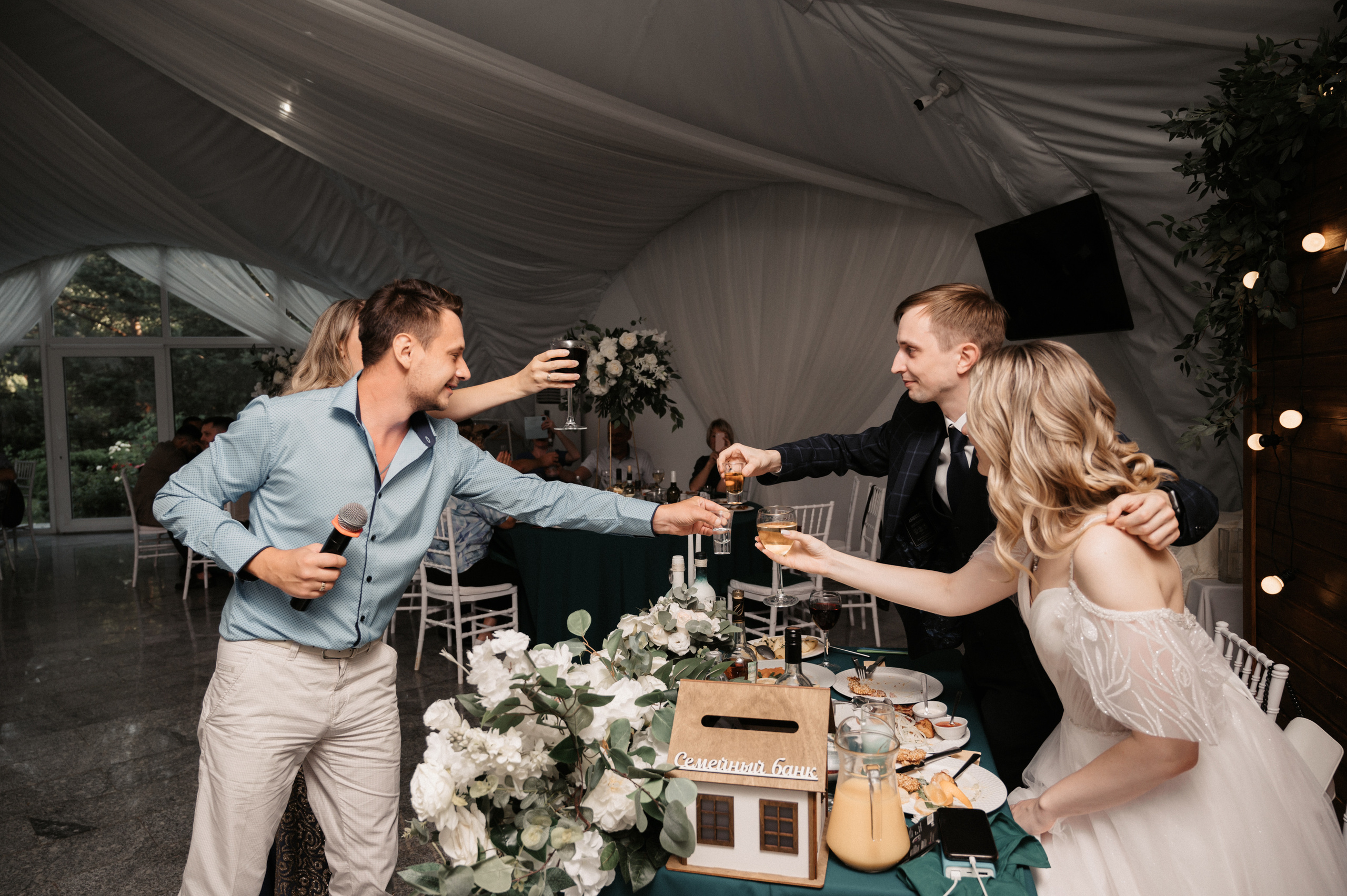 Счастливы и точка. Свадебный фотограф Александр Давыдов