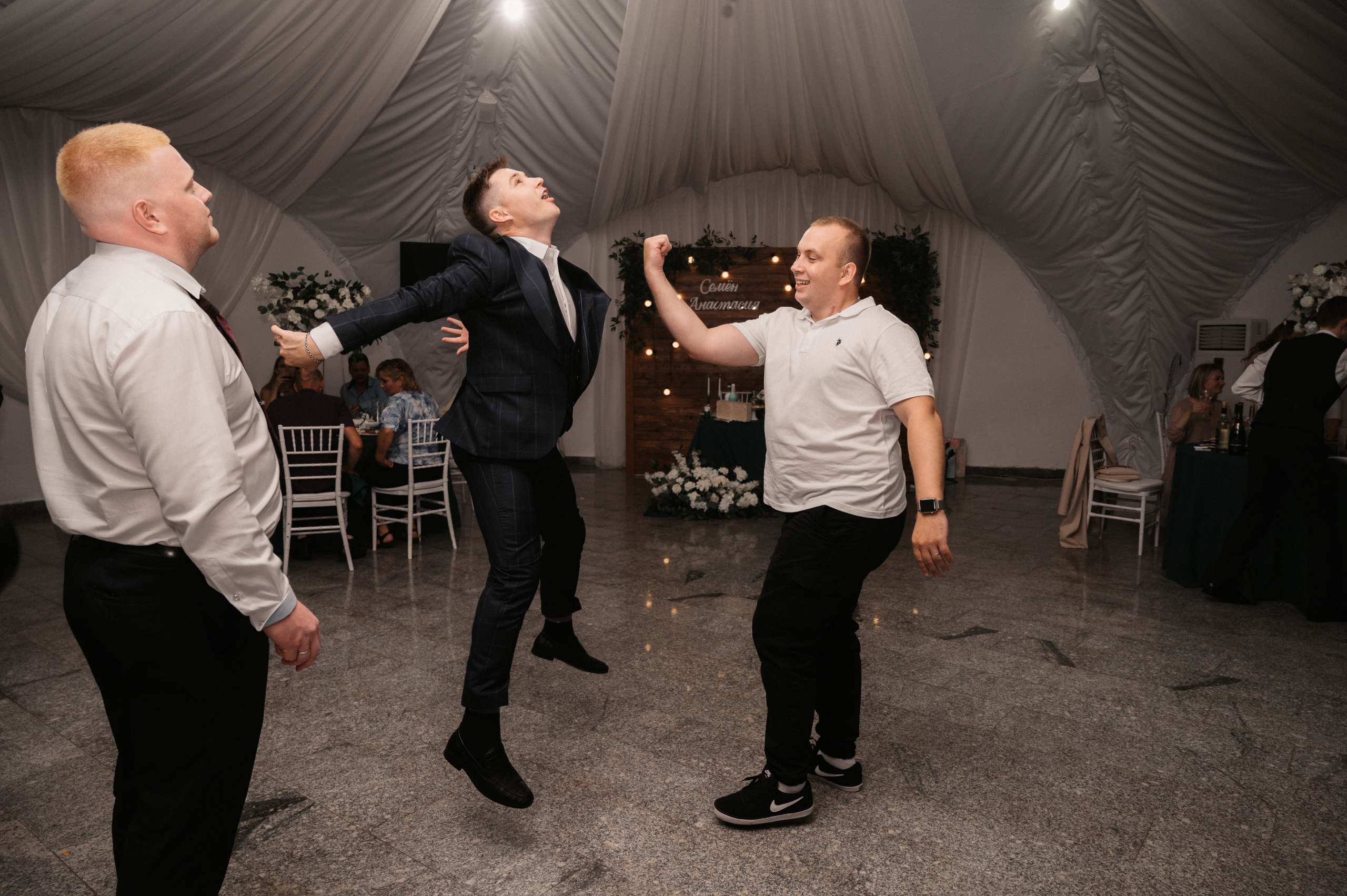 Счастливы и точка. Свадебный фотограф Александр Давыдов