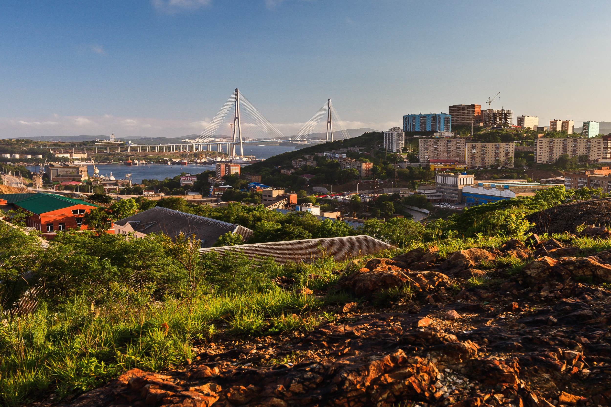 Фотосъемка строительства и инфраструктуры: Строительство моста на остров Русский