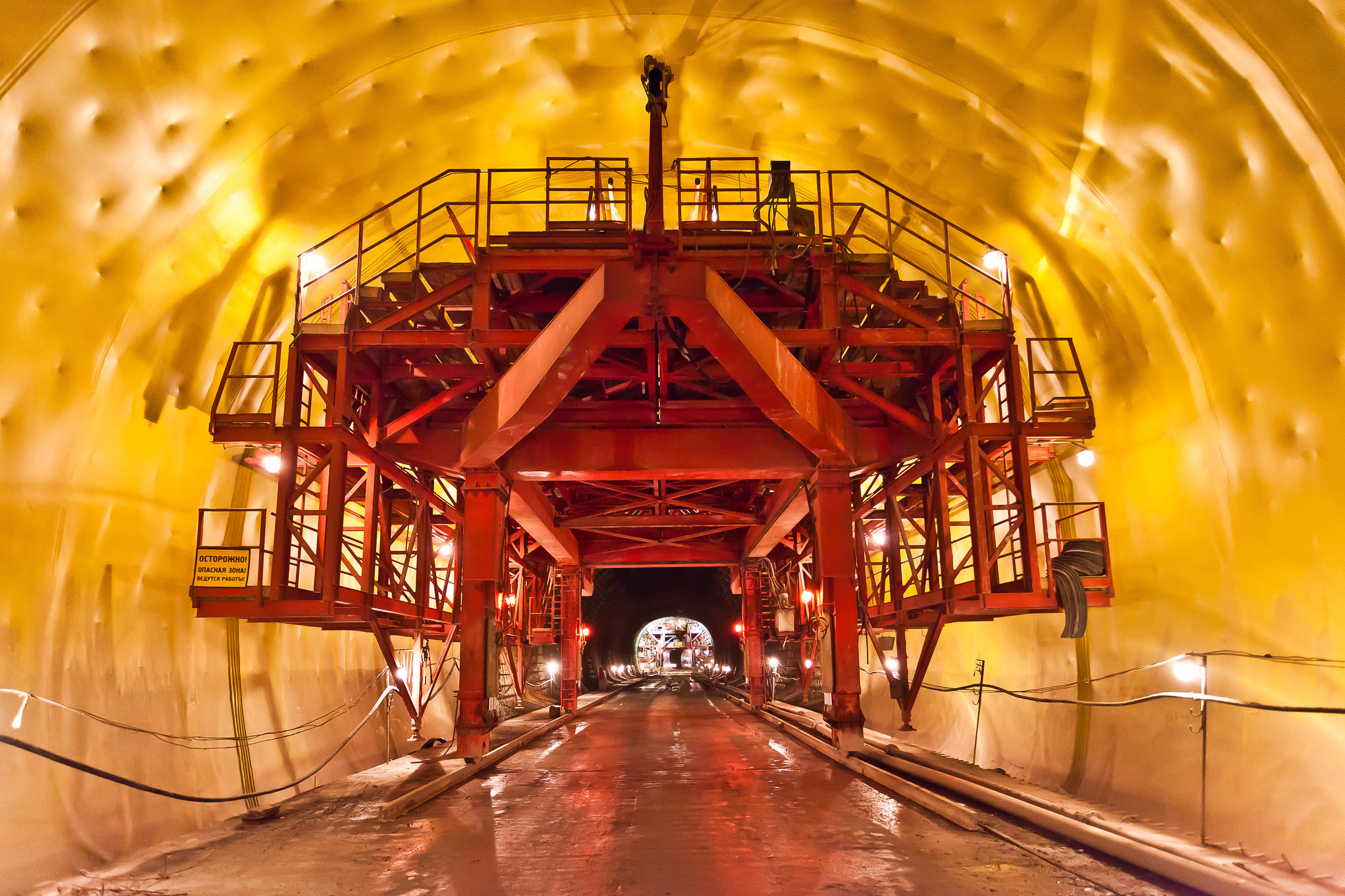 Фотосъемка строительства и инфраструктуры: Строительство автомобильной и железной дороги Адлер — Красная Поляна