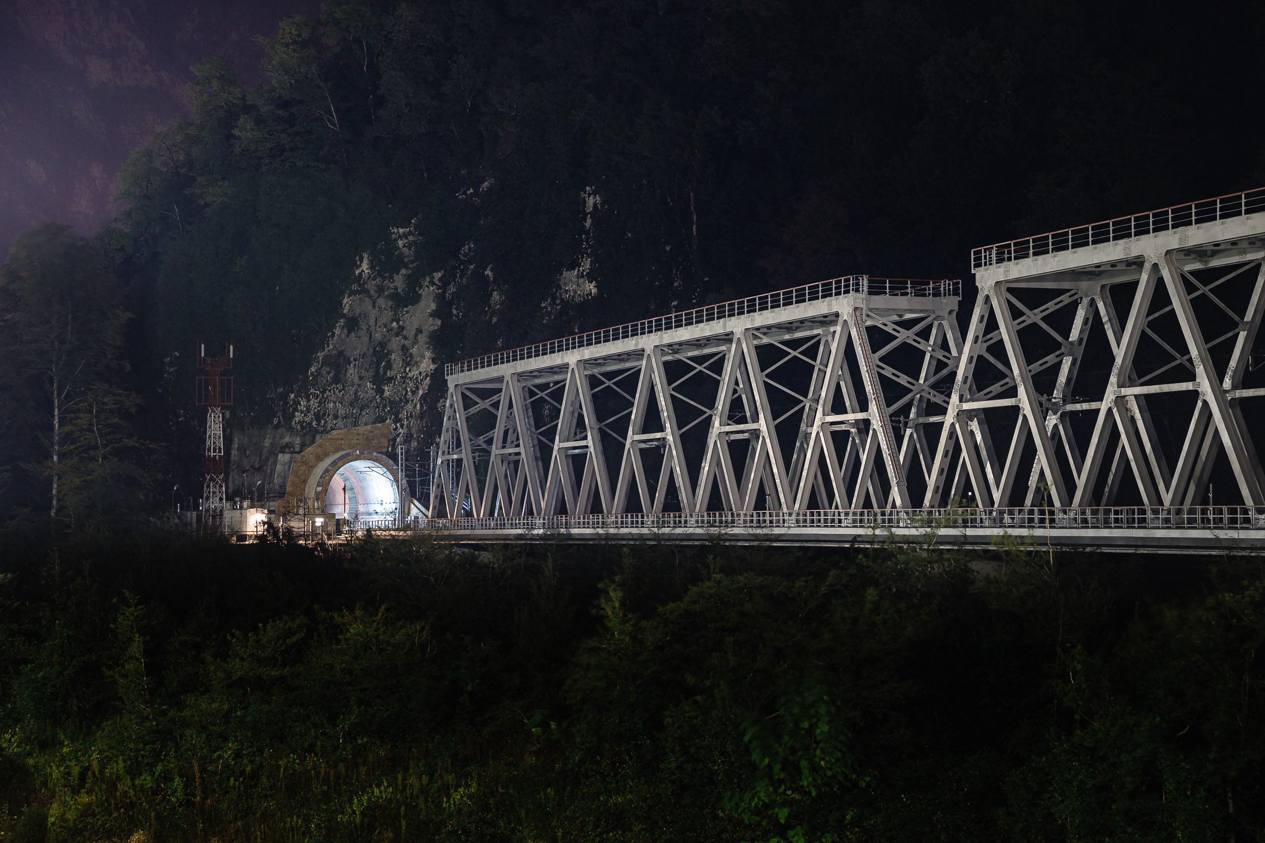 Фотосъемка строительства и инфраструктуры: Строительство автомобильной и железной дороги Адлер—Красная Поляна