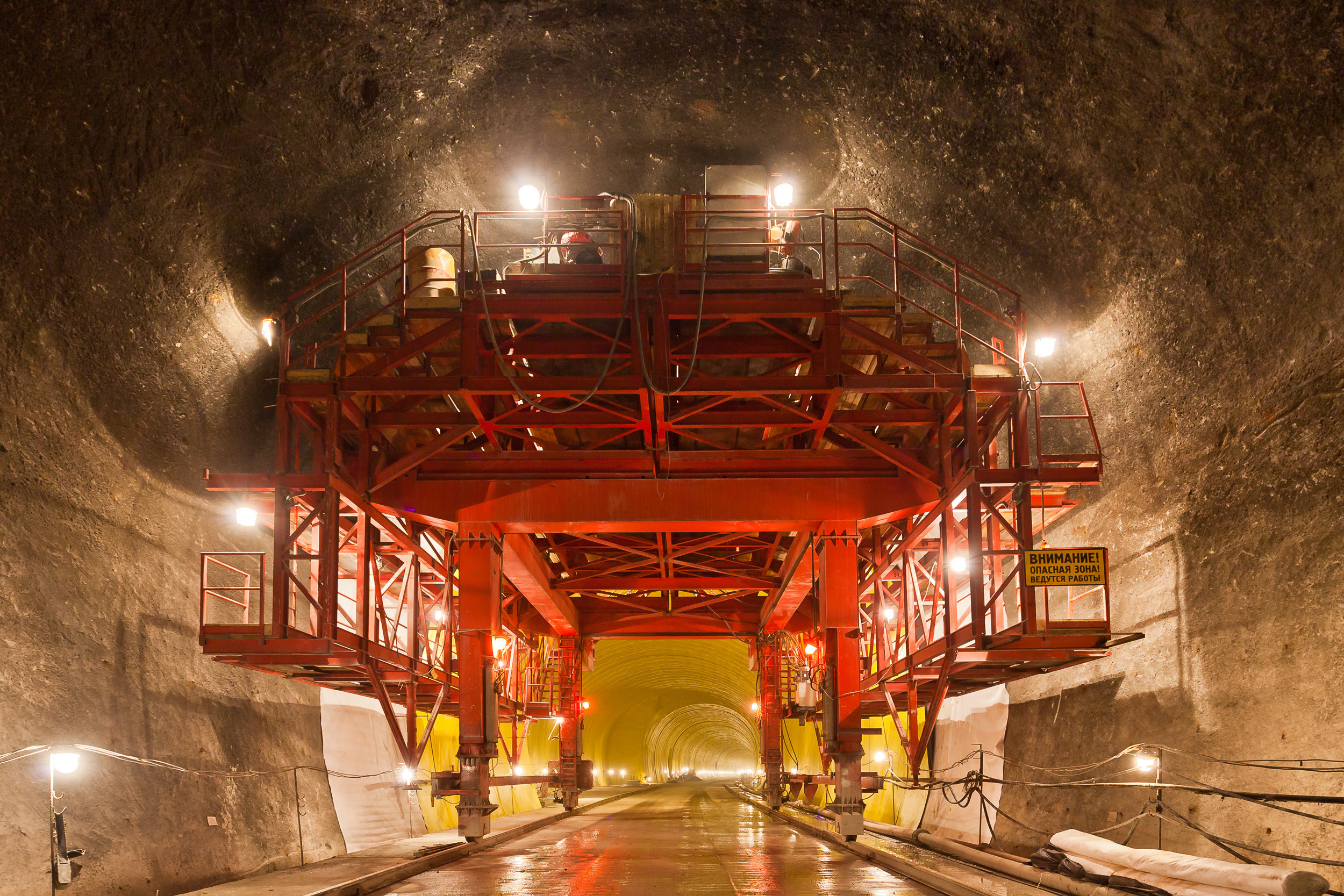 Фотосъемка строительства и инфраструктуры: Строительство автомобильной и железной дороги Адлер — Красная Поляна