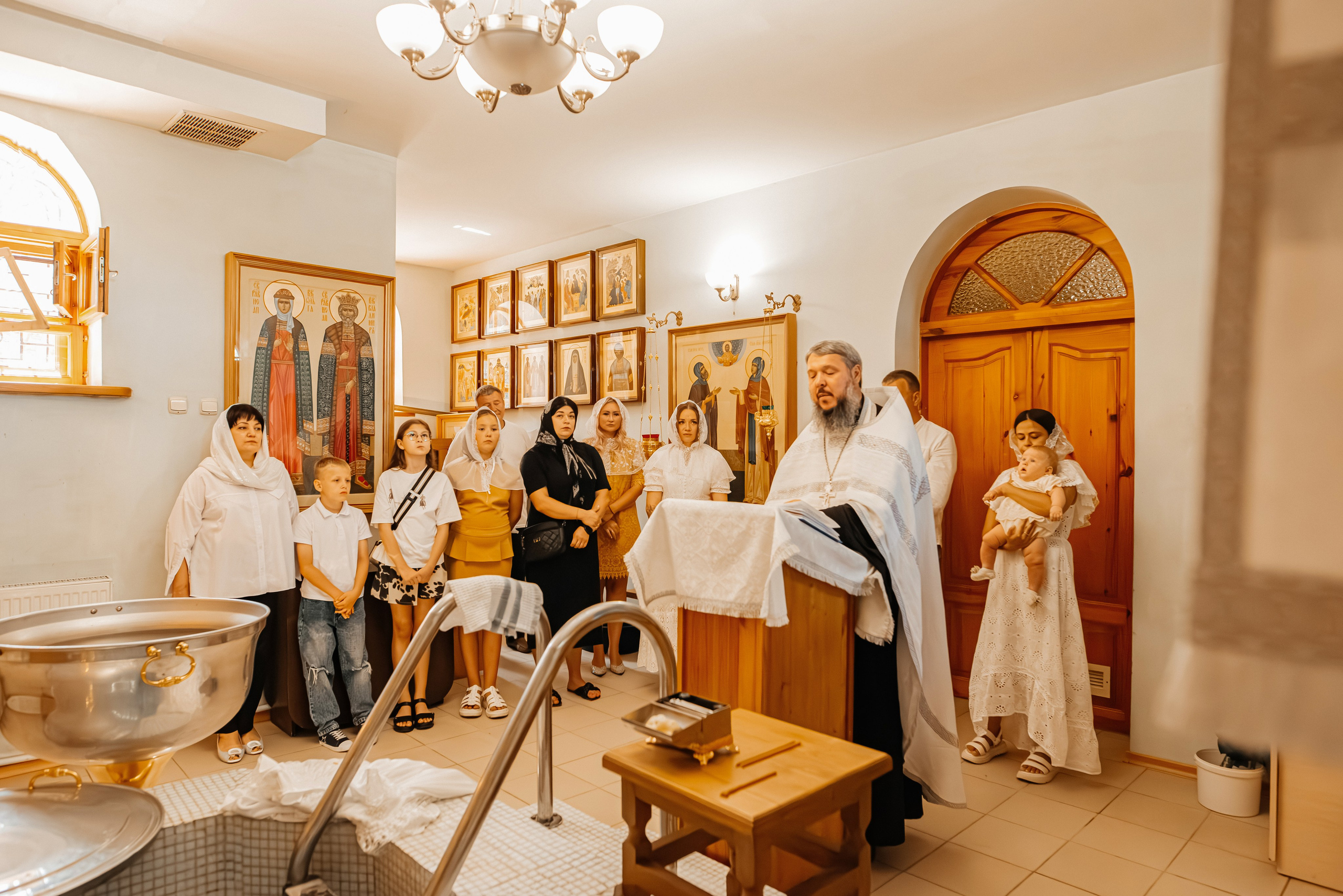 Таинство Крещения Авроры. Фотограф Таинств Крещения и Венчания в г. Курске