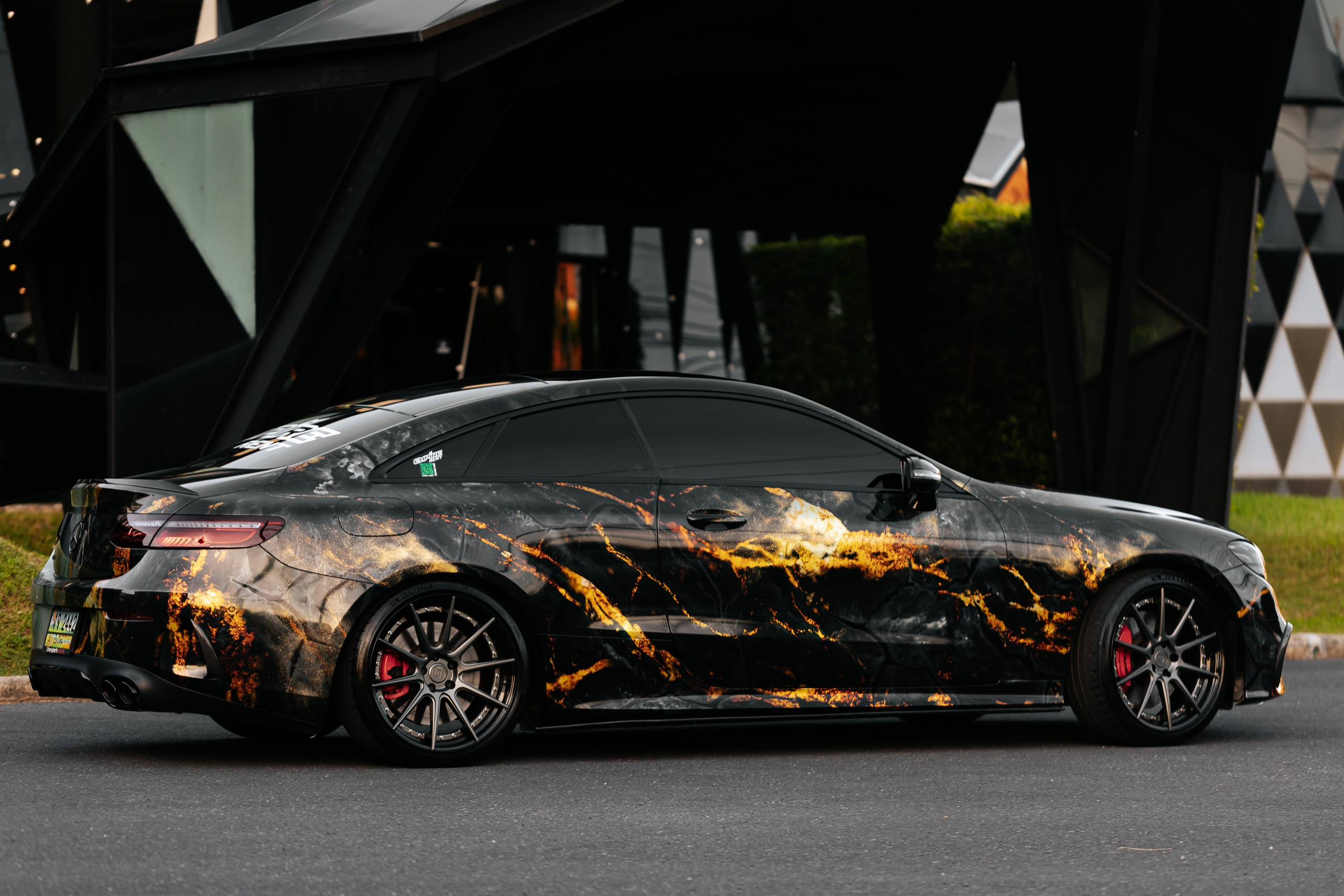 Mercedes Benz E 53. Фотограф в на Пхукете Сергей Войлоков