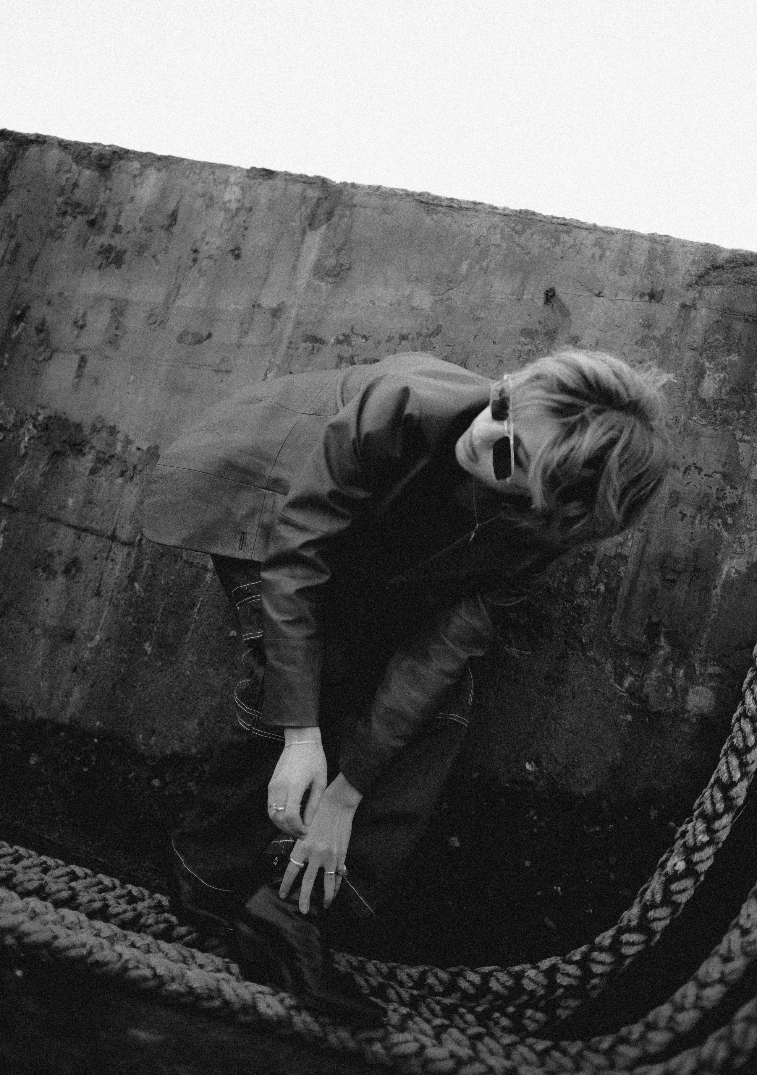 Вика среди заброшенных кораблей. Главная