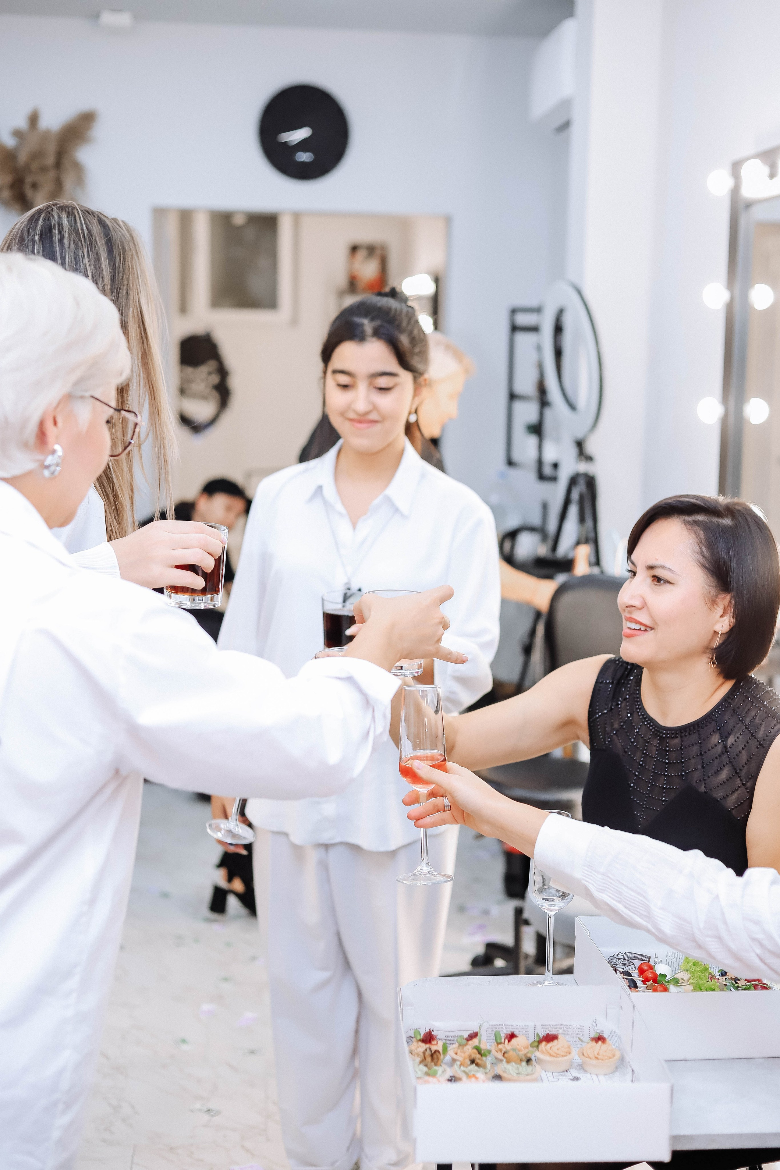 Открытие салона Black&White. Женский/Детский фотограф в Симферополе Вероника Слепогина