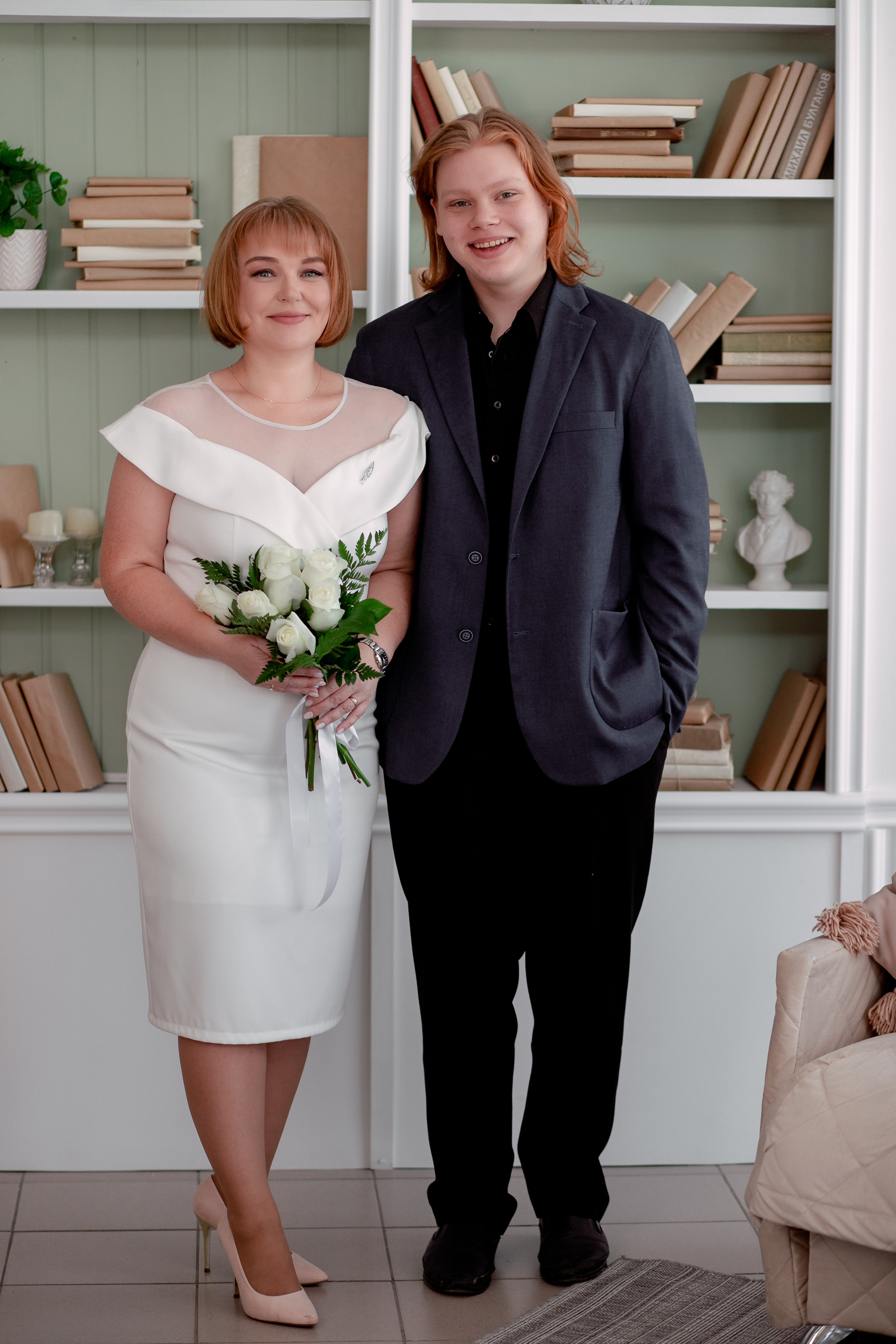 Жених с невестой в студии (+дети). Фотограф Кравченко Юлия. Энгельс