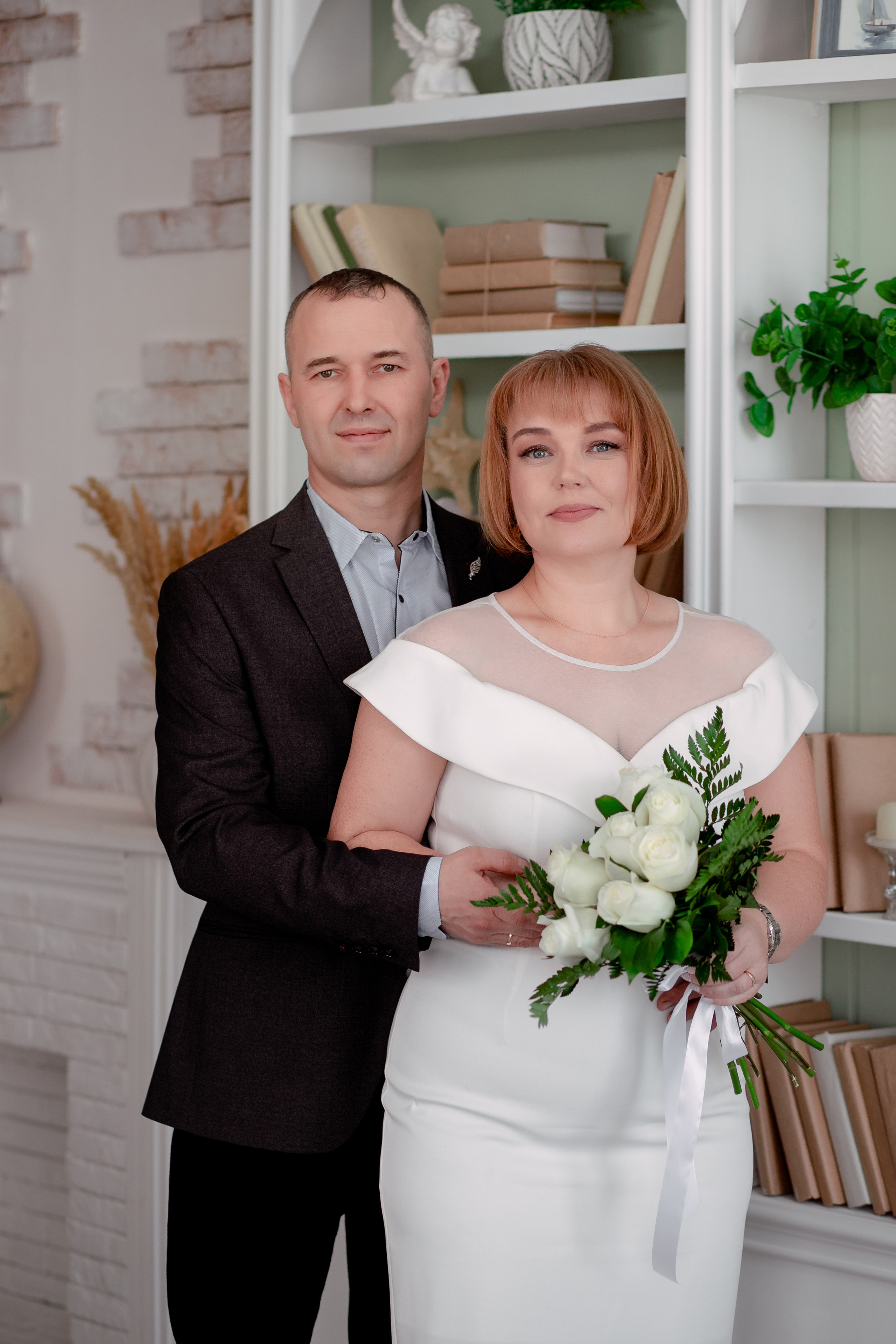 Жених с невестой в студии (+дети). Фотограф Кравченко Юлия. Энгельс