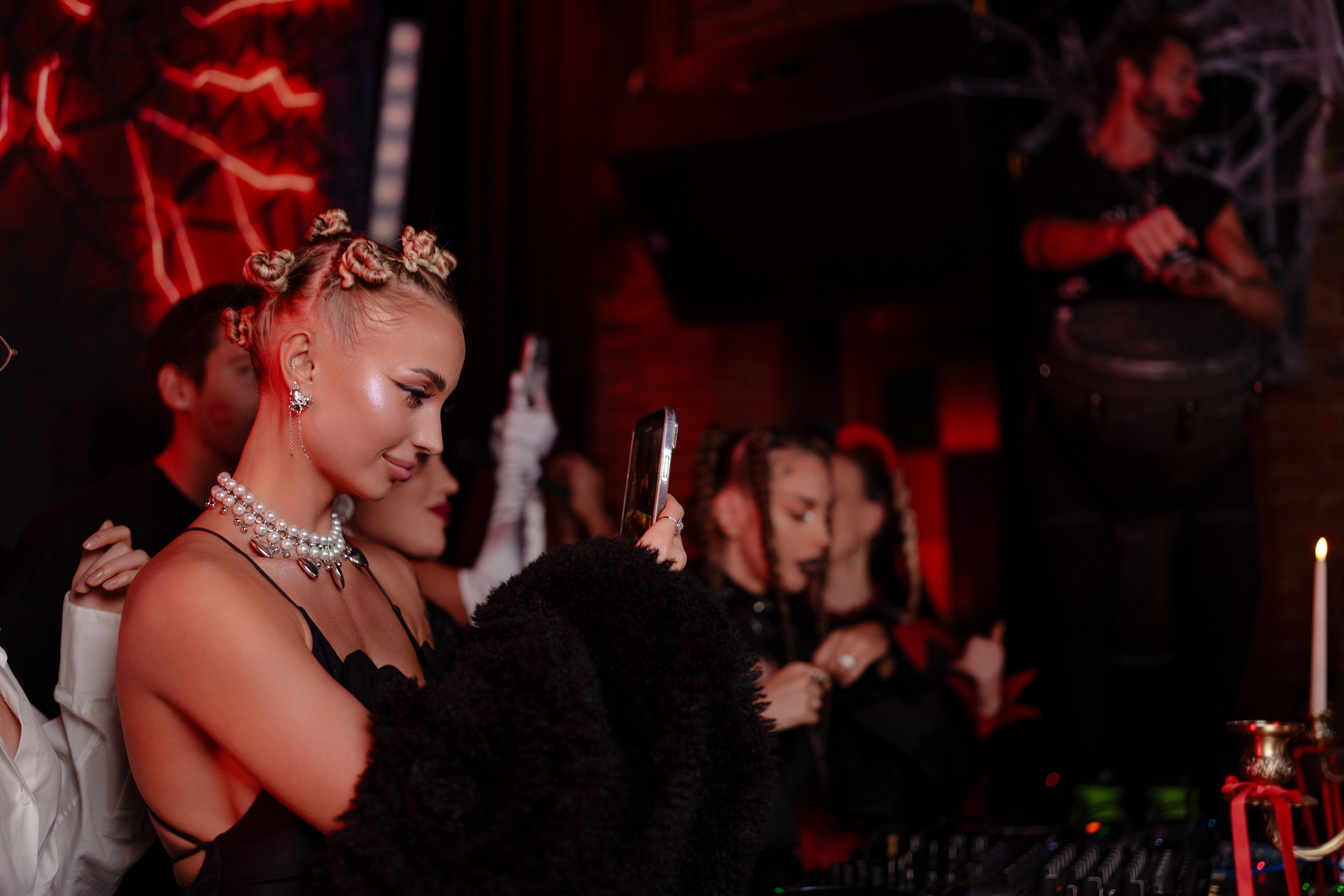 Фотограф на вечеринку с инфлюенсерами. Репортажный фотограф Москва Сергей Дружинин