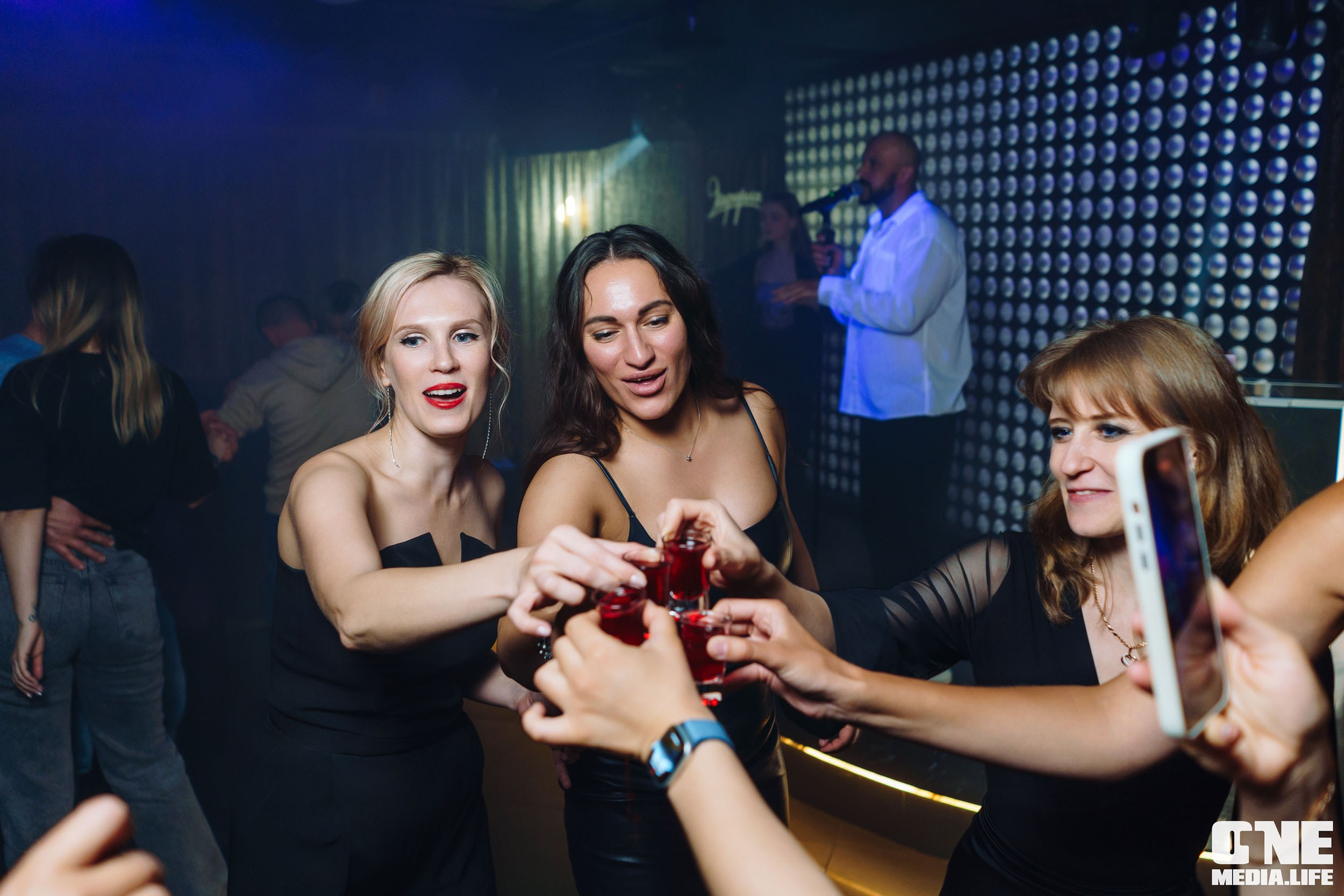 Фоторепортаж из караоке-клубе Эйфория. One Media Life: фоторепортажи, фотоотчеты с мероприятий и заведений